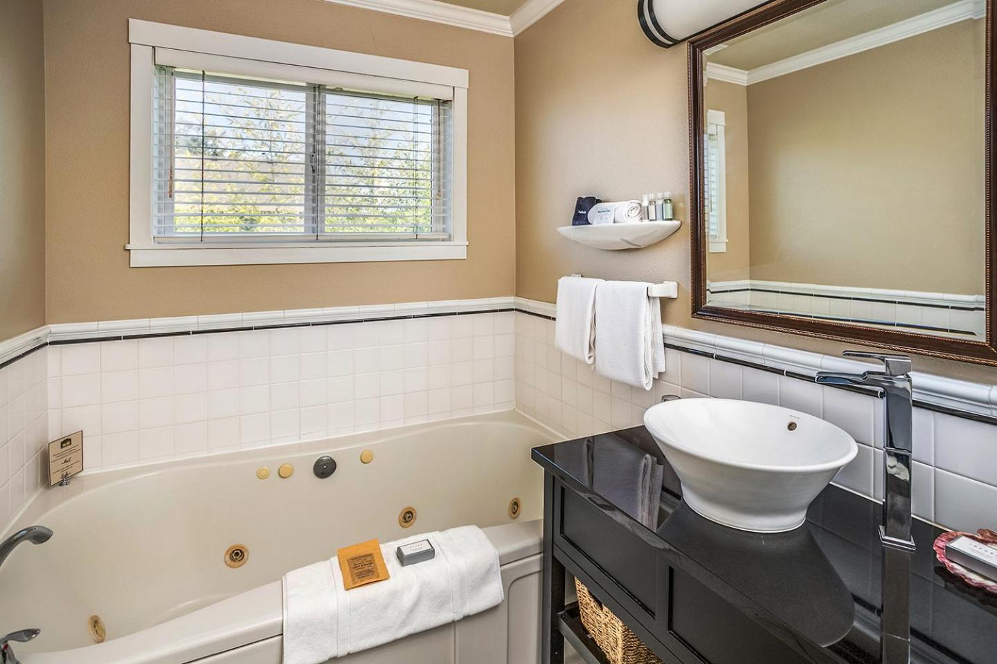Cannon Beach Hotel Collection photo 92