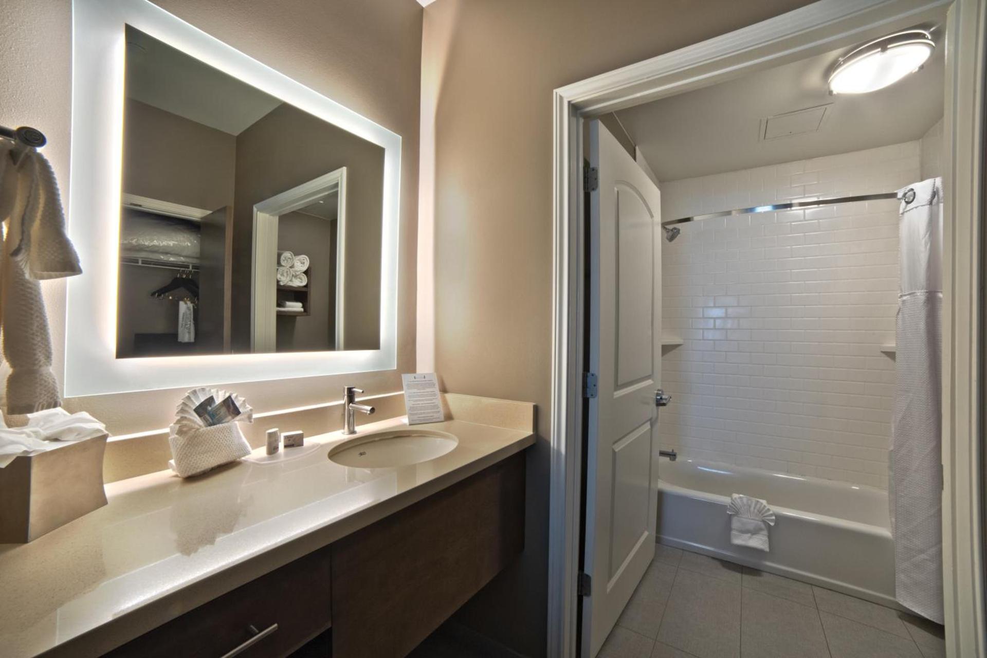 Staybridge Suites Houston - Humble Beltway 8 E by IHG photo 6