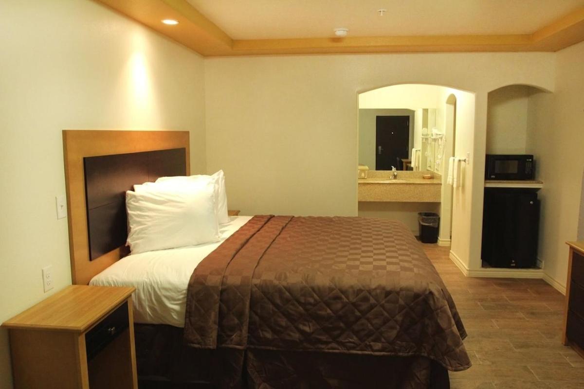 Maverick Inn photo 8