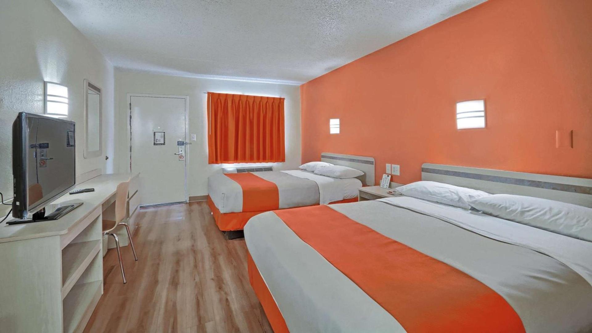 Motel 6-Maple Shade Township, NJ - Philadelphia - Mt Laurel photo 2