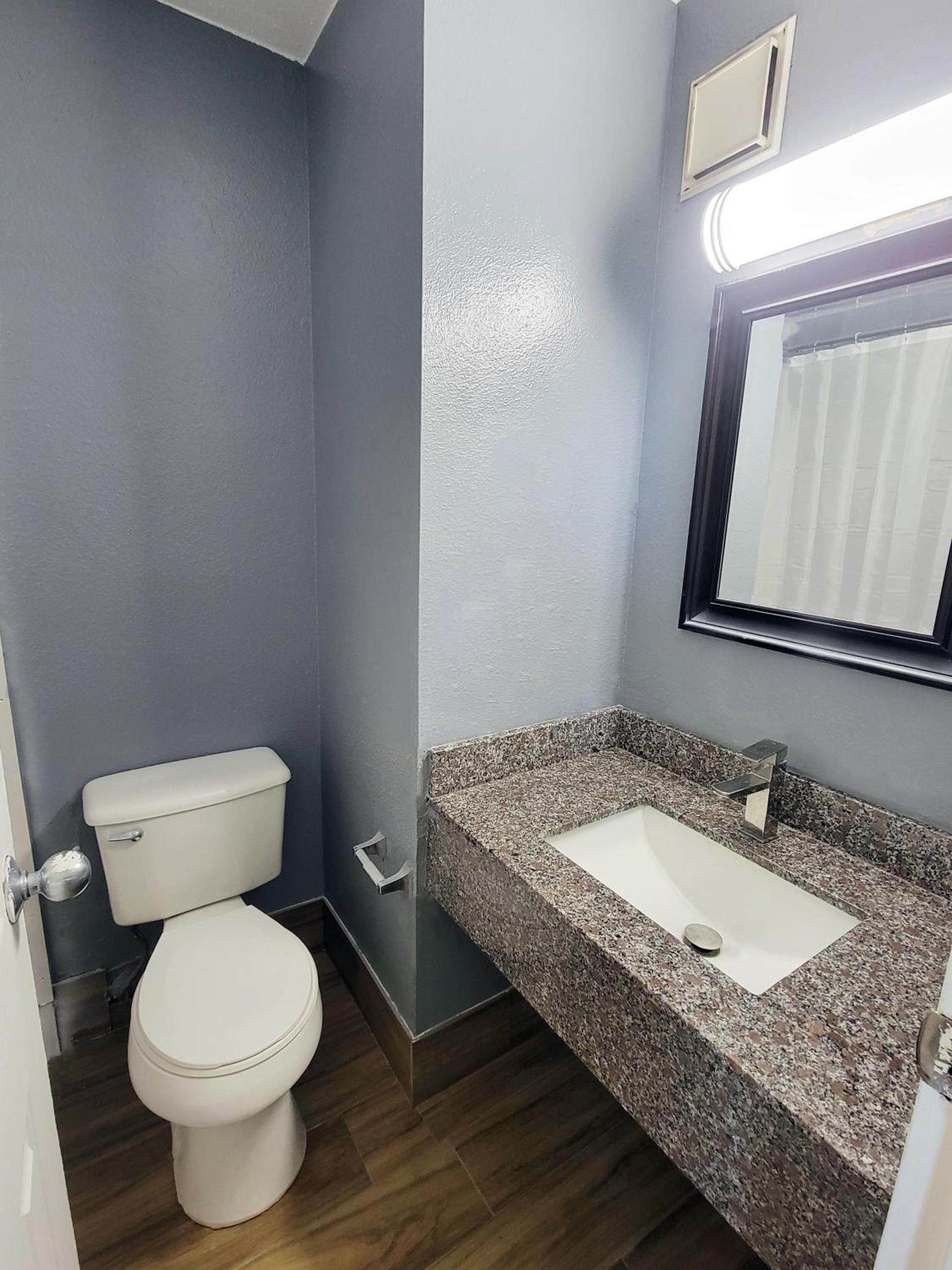 Travel Inn San Antonio photo 7
