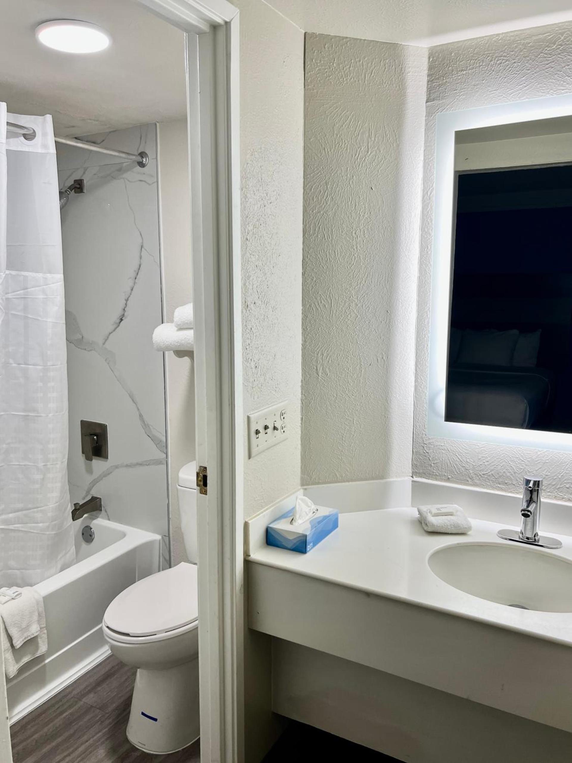La Quinta Inn by Wyndham El Paso East Lomaland photo 14