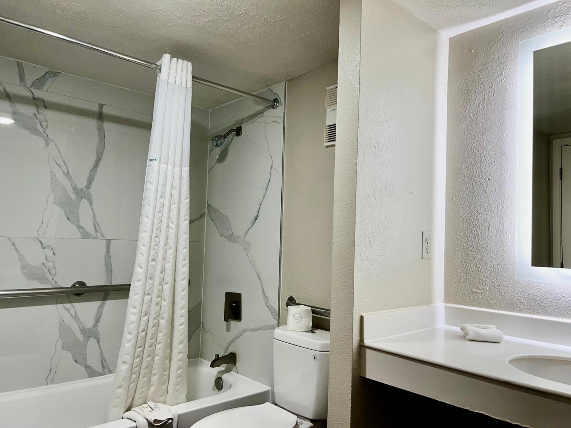 La Quinta Inn by Wyndham El Paso East Lomaland photo 15
