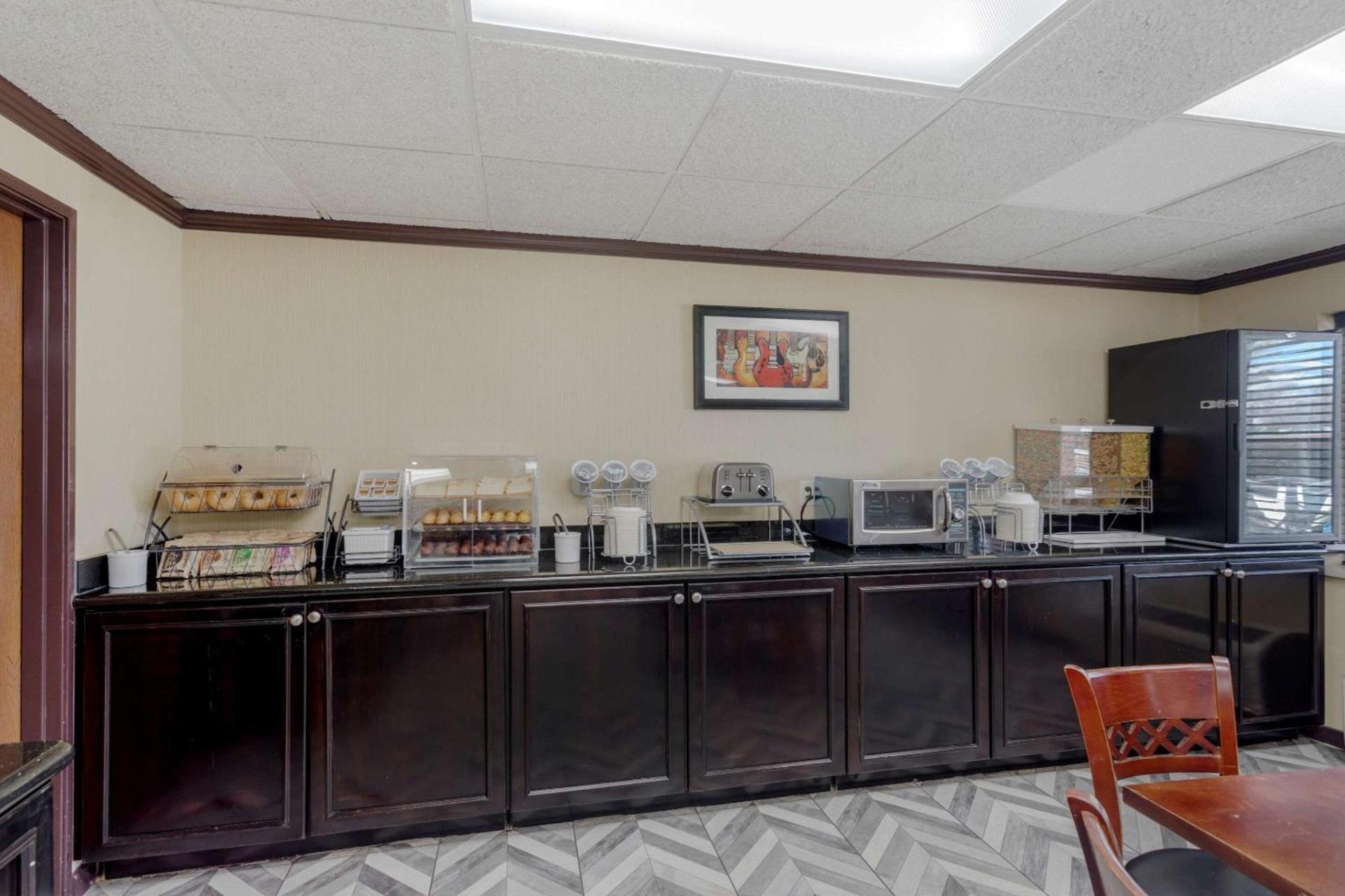 Comfort Inn & Suites Brentwood - Nashville photo 29