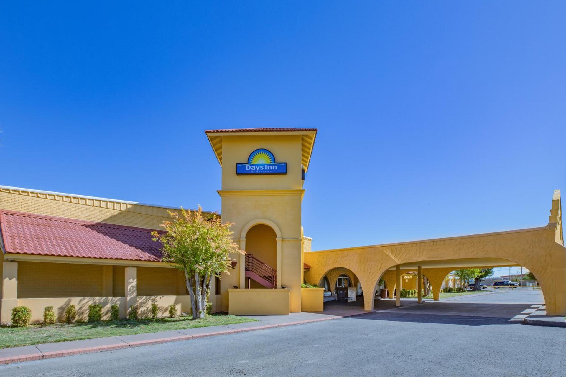 Days Inn by Wyndham Del Rio photo 53