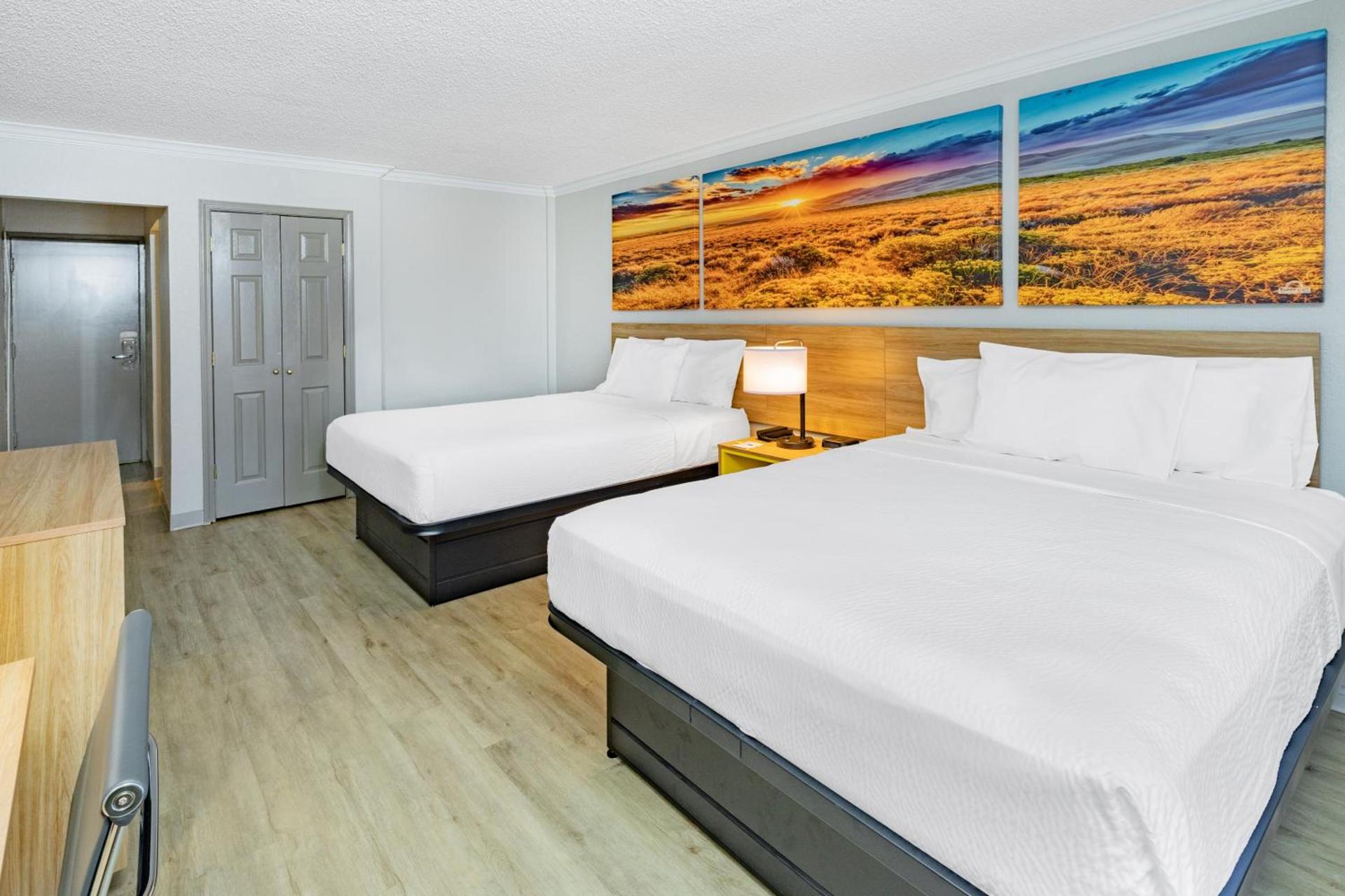 Days Inn by Wyndham Del Rio photo 73