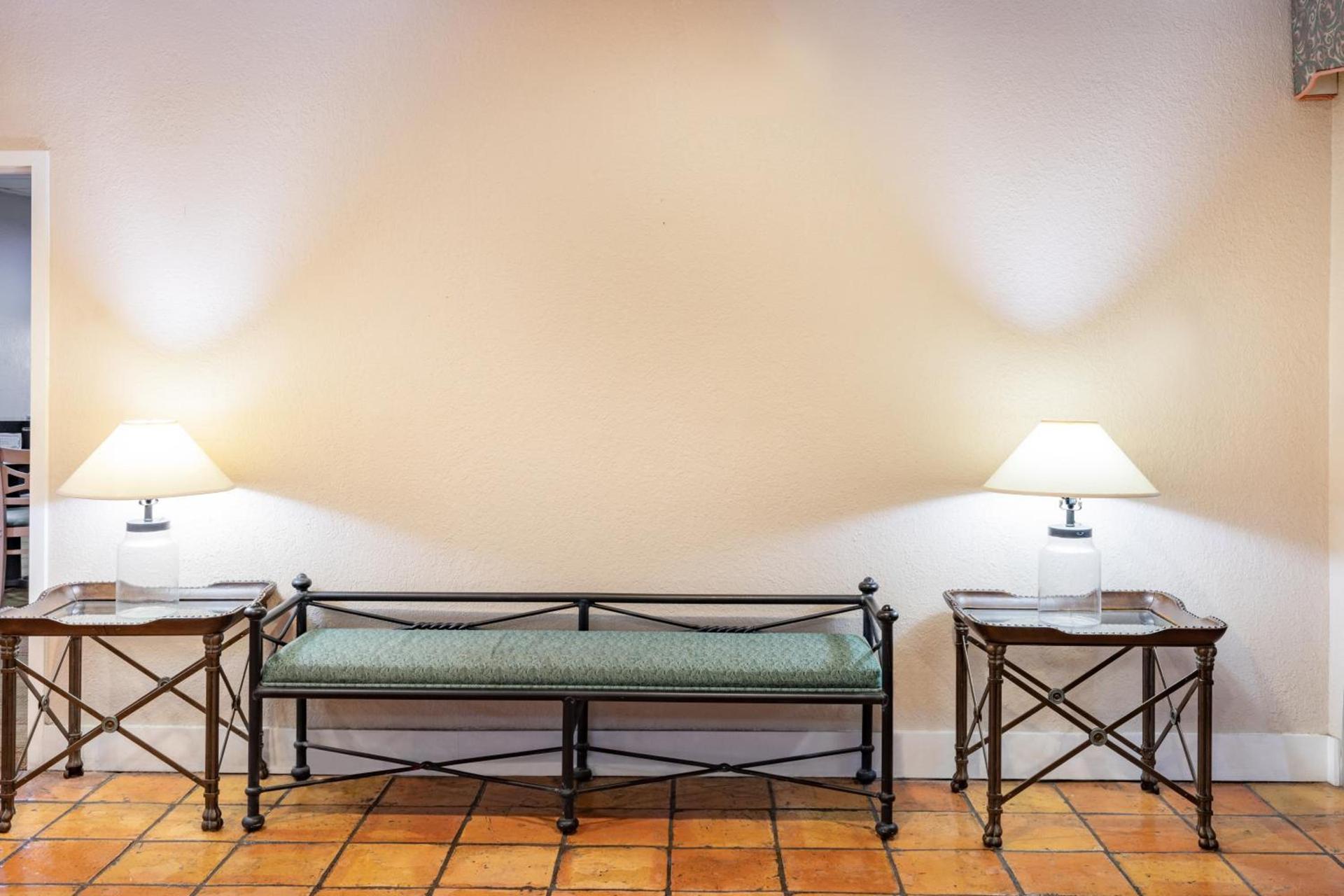 Days Inn by Wyndham Del Rio photo 63