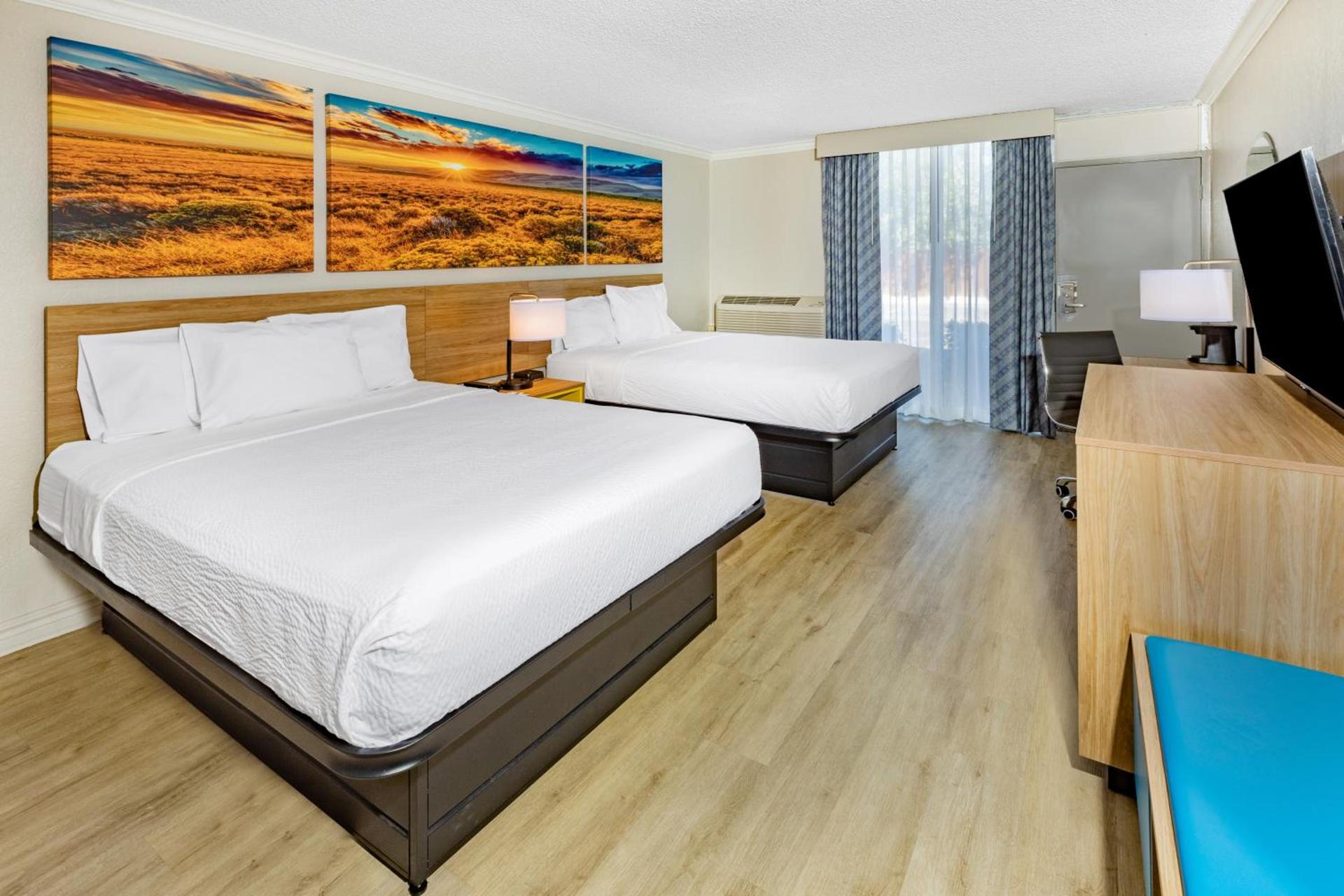 Days Inn by Wyndham Del Rio photo 71