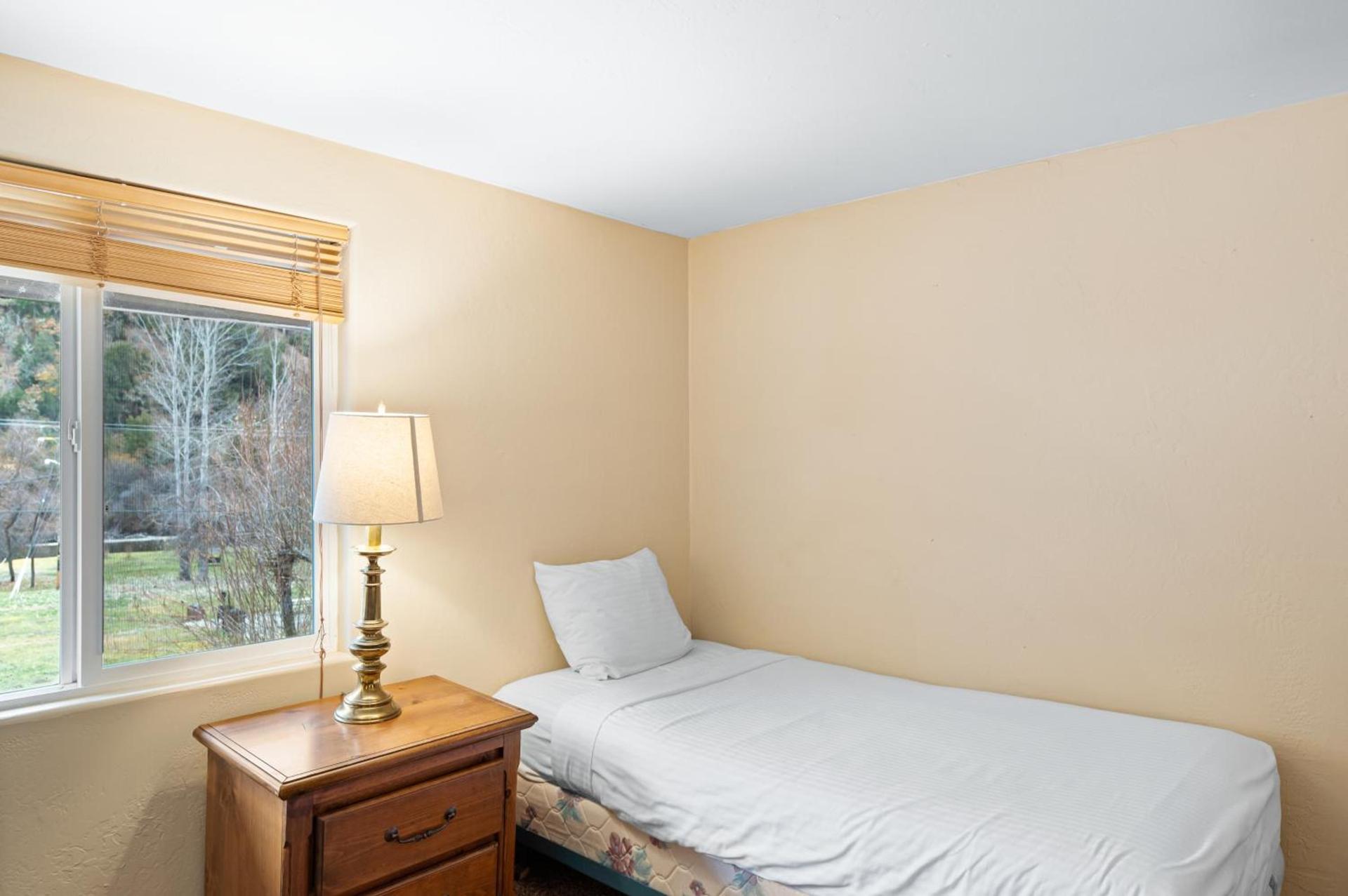 Indian Creek Lodge photo 47