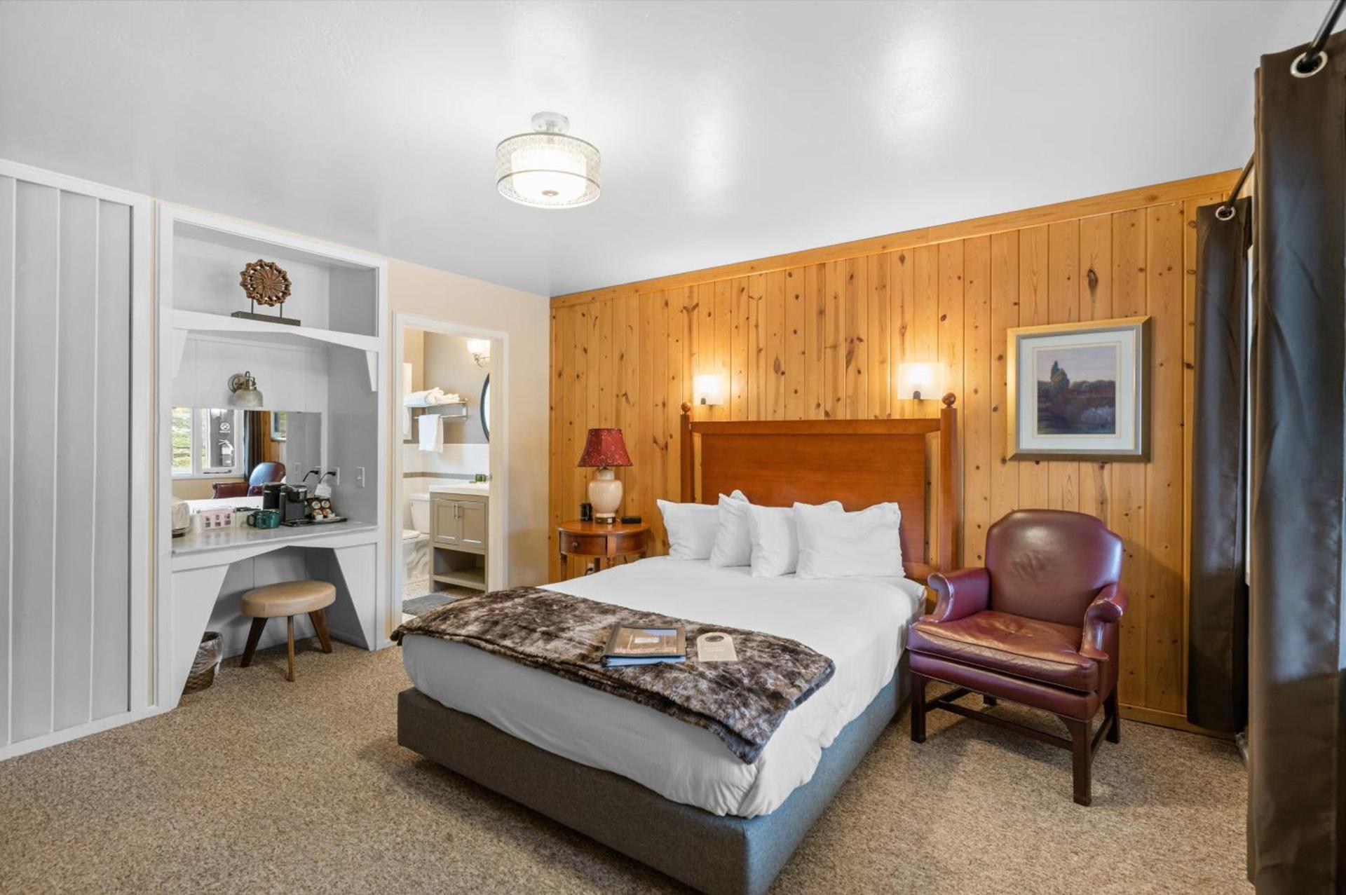 Indian Creek Lodge photo 56