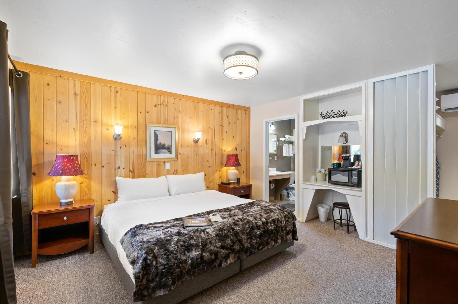 Indian Creek Lodge photo 5
