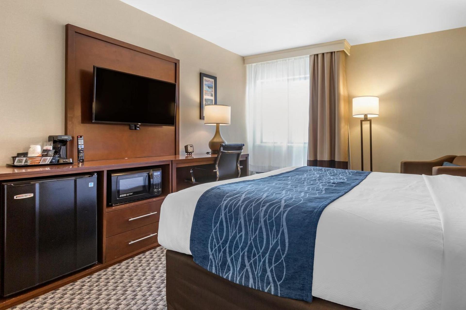 Comfort Inn at Buffalo Bill Village Resort photo 38