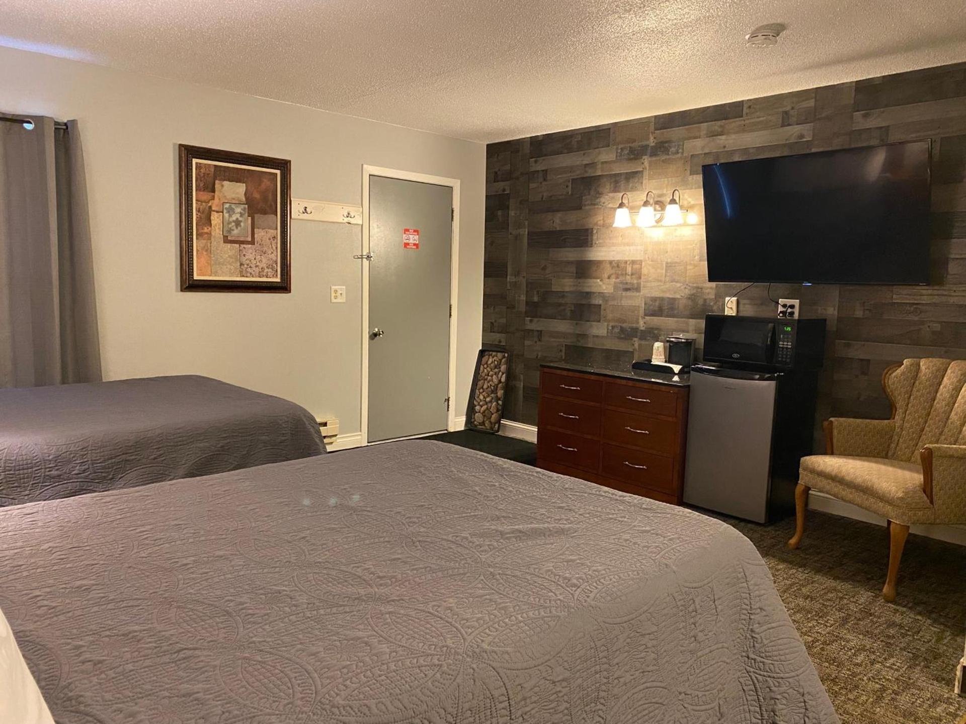 Pelican Motel photo 47