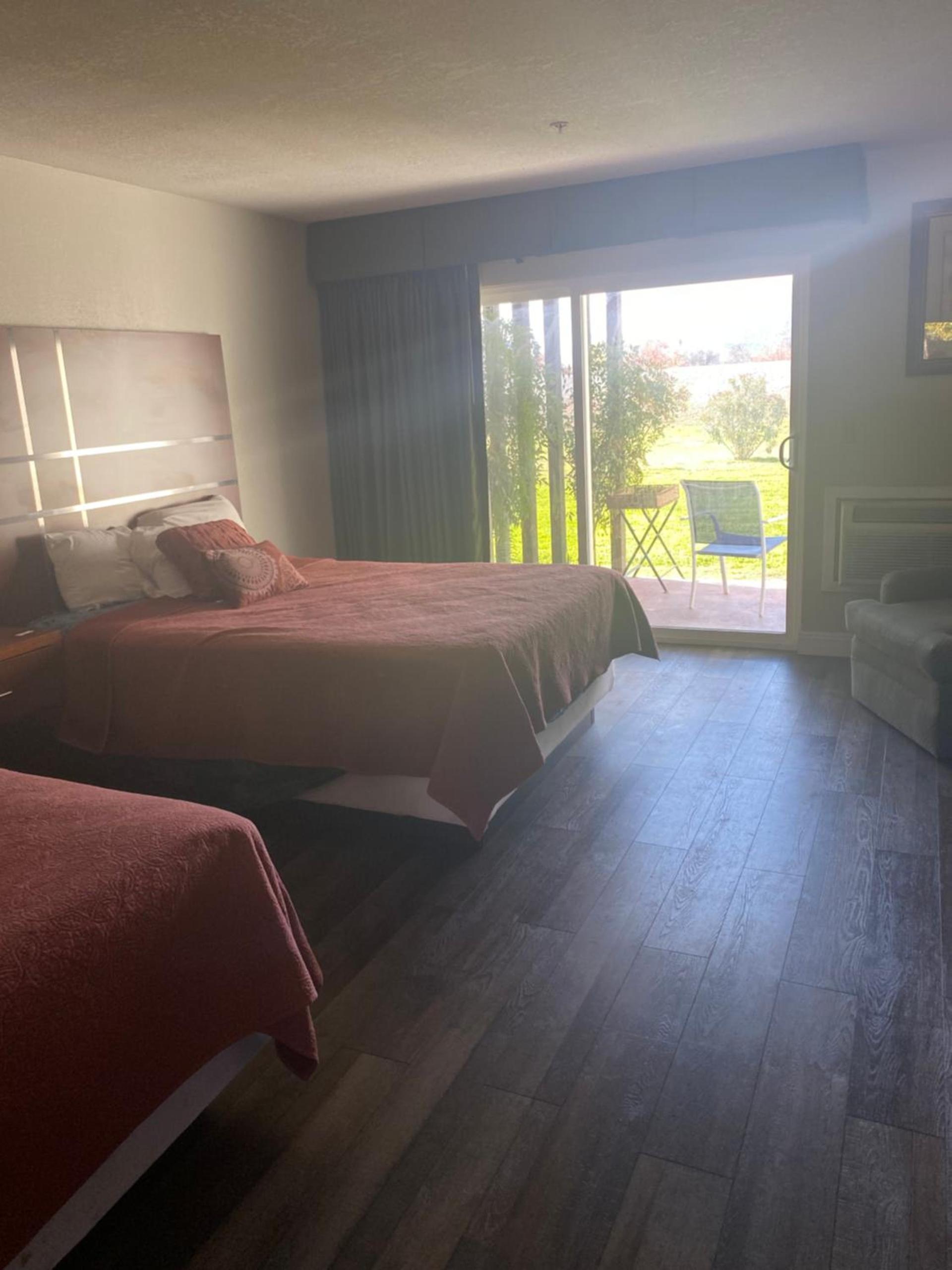 Western Holiday Lodge photo 19