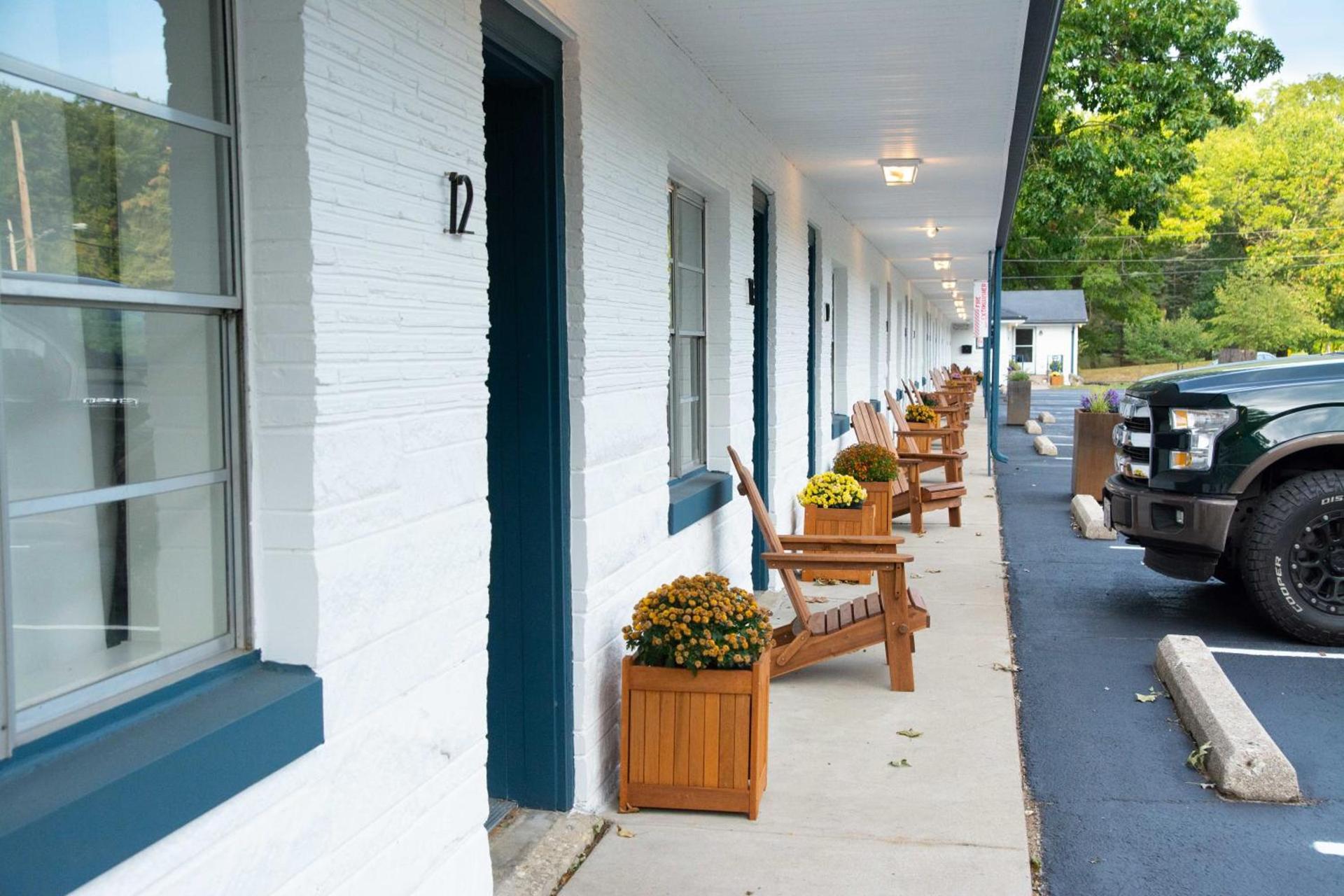 Al & Sally's Motel photo 17