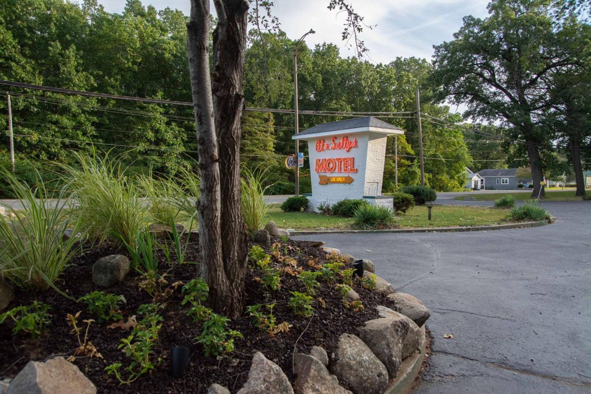 Al & Sally's Motel photo 3