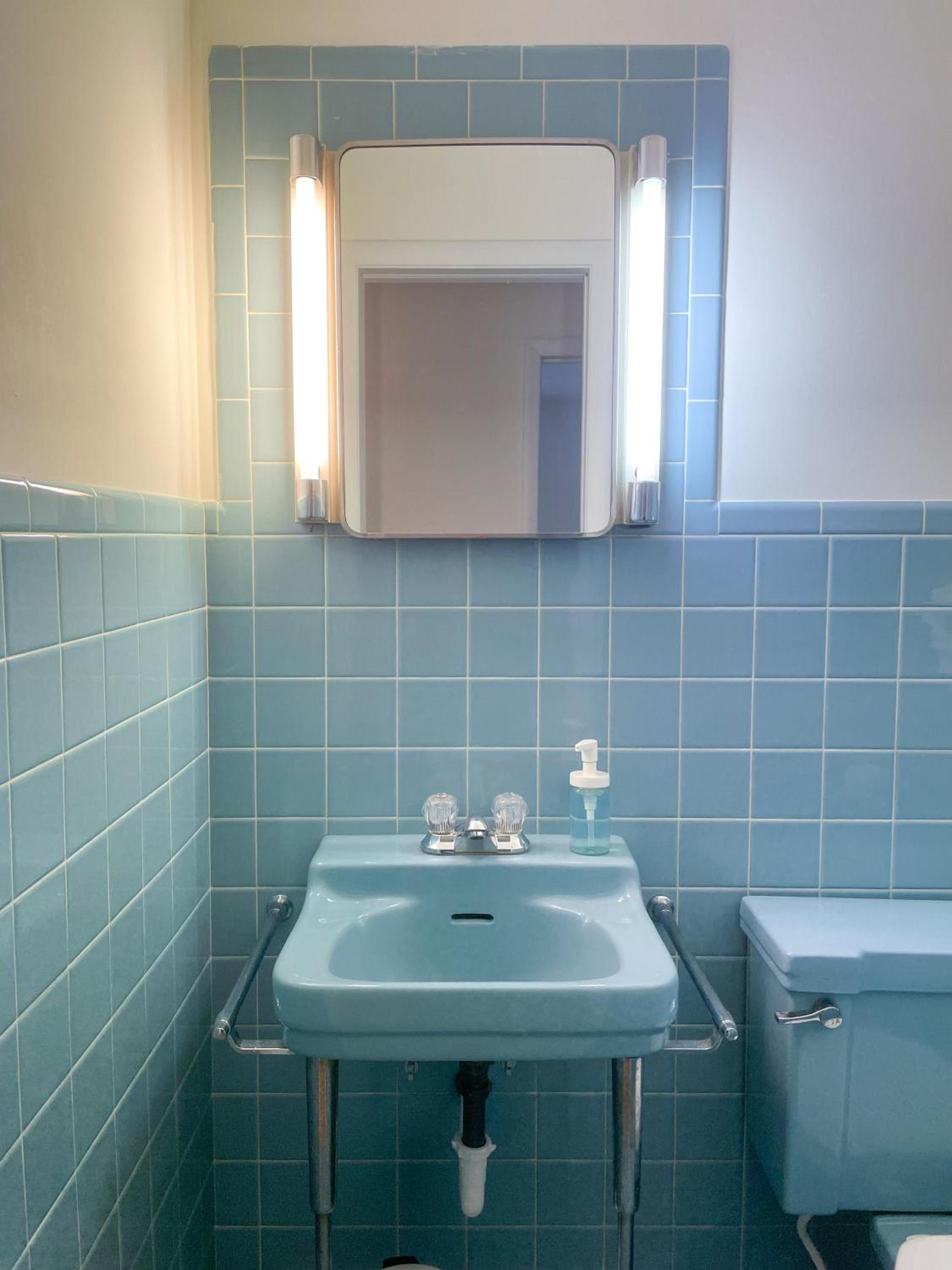 Al & Sally's Motel photo 31