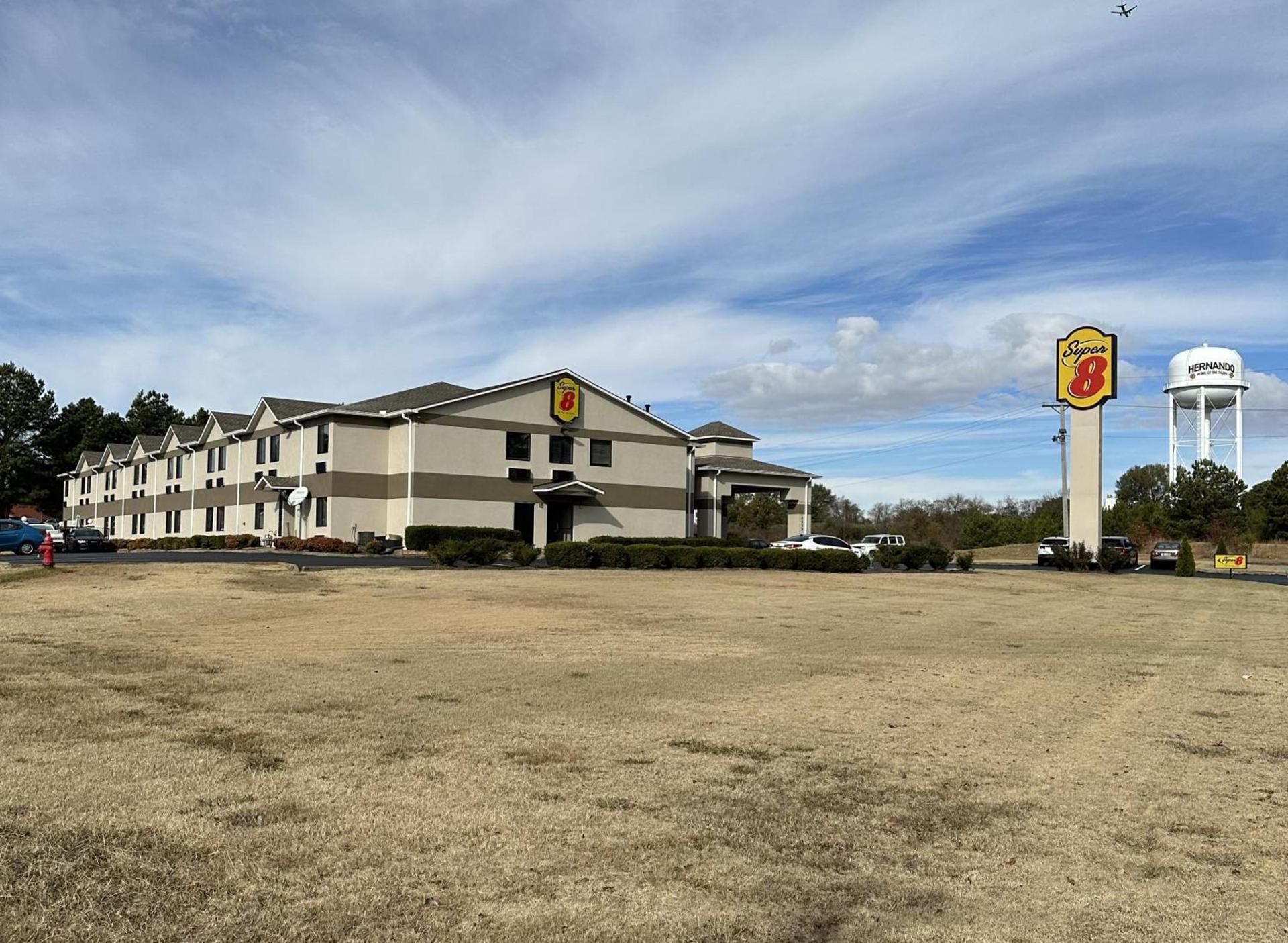 Super 8 by Wyndham Hernando photo 51