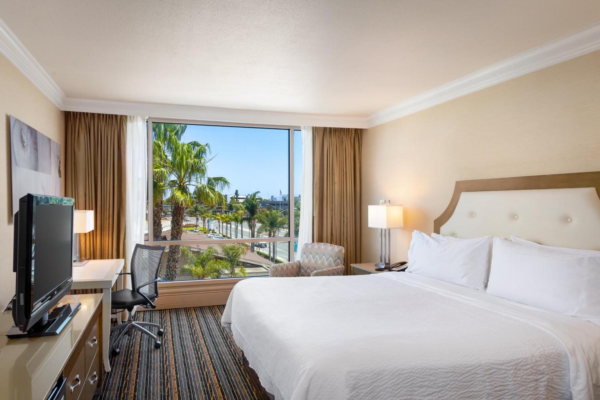 DoubleTree by Hilton San Diego Bayside photo 60