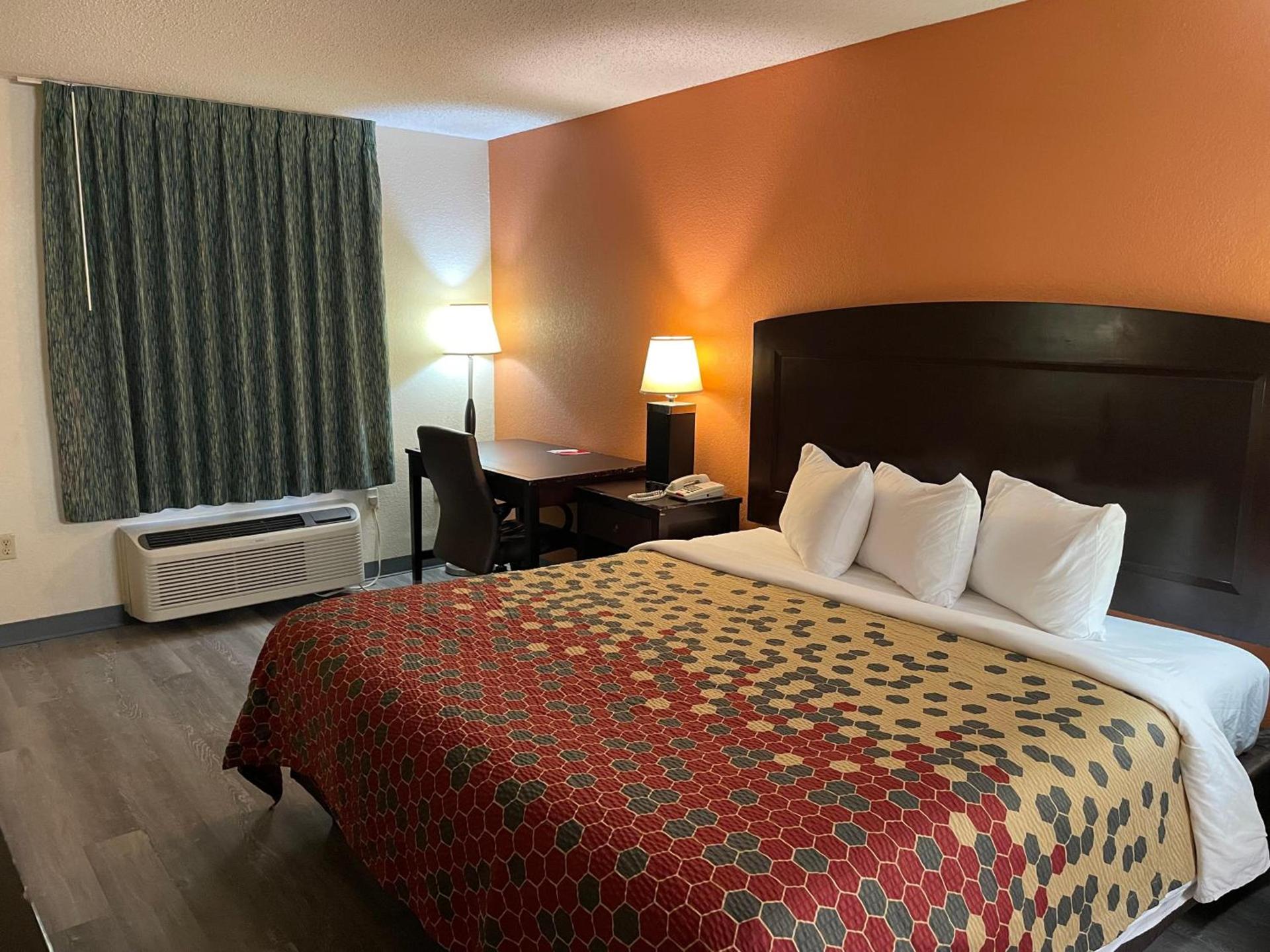Econo Lodge Inn & Suites Sweetwater I-20 photo 27