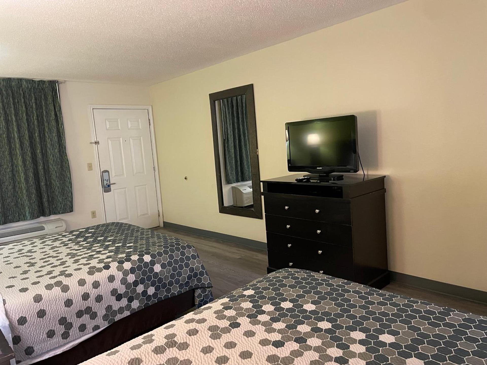 Econo Lodge Inn & Suites Sweetwater I-20 photo 35