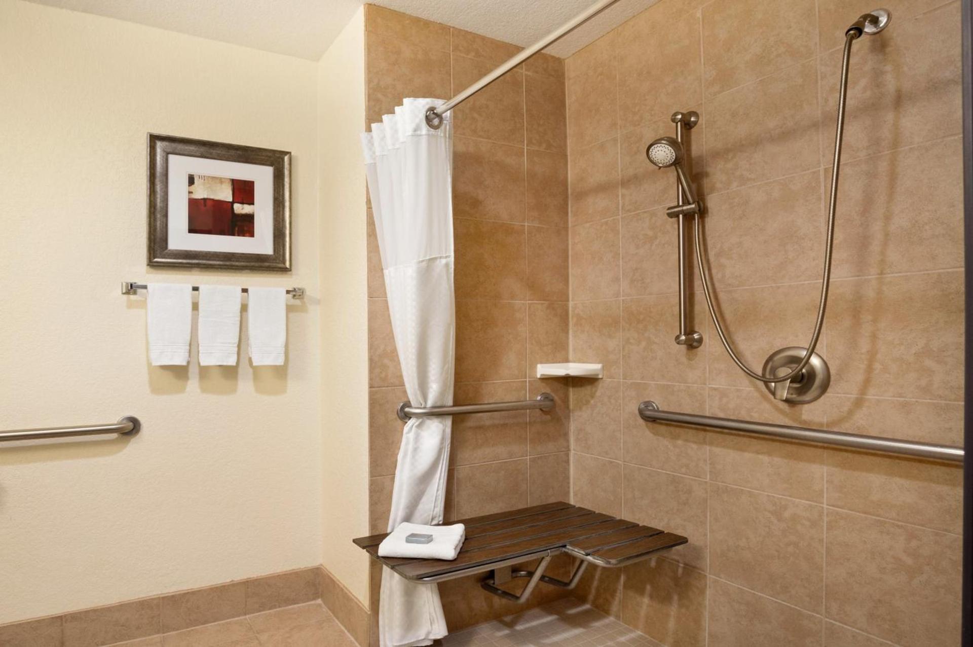 Wingate by Wyndham San Marcos photo 8