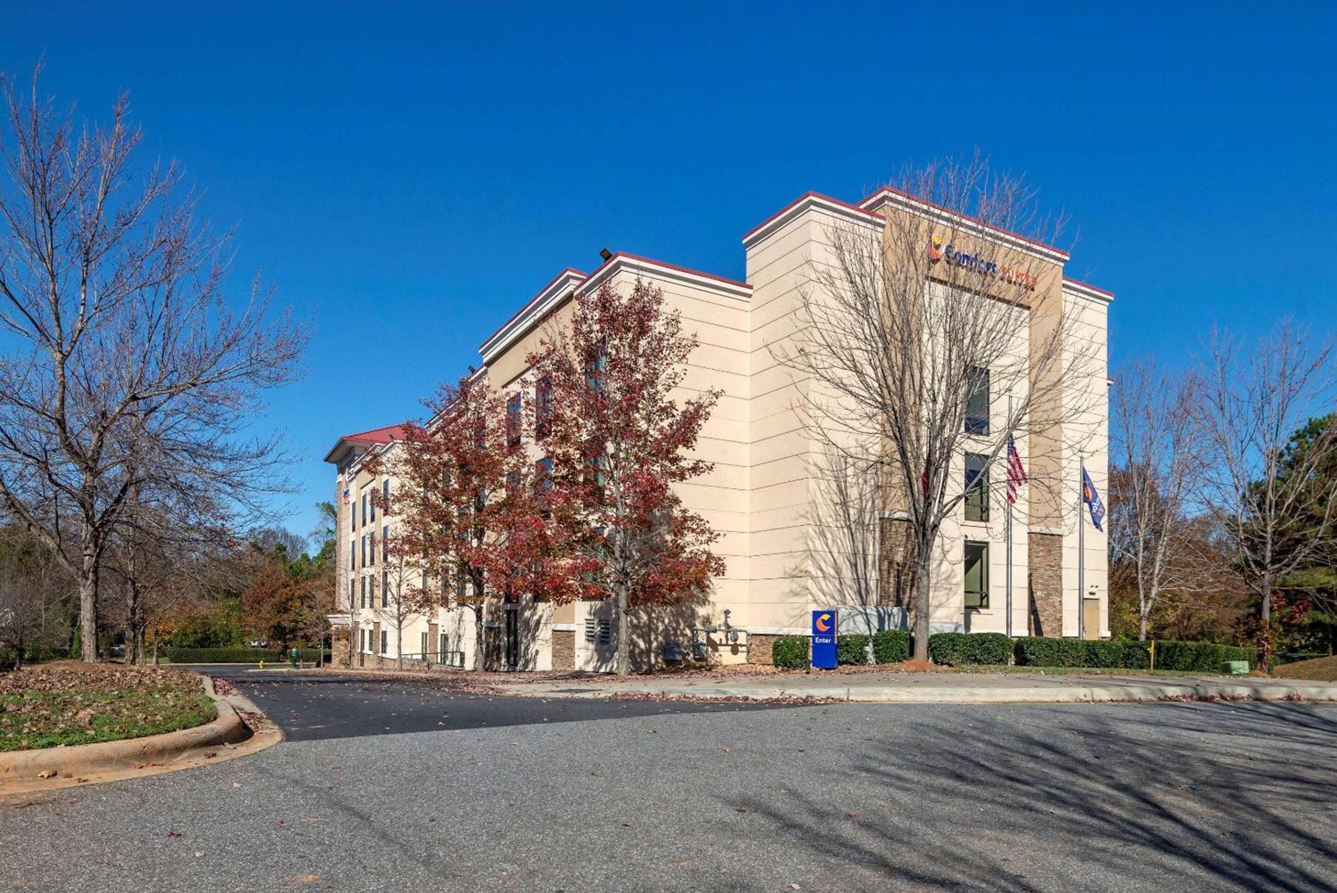 Comfort Suites Huntersville near Lake Norman photo 2
