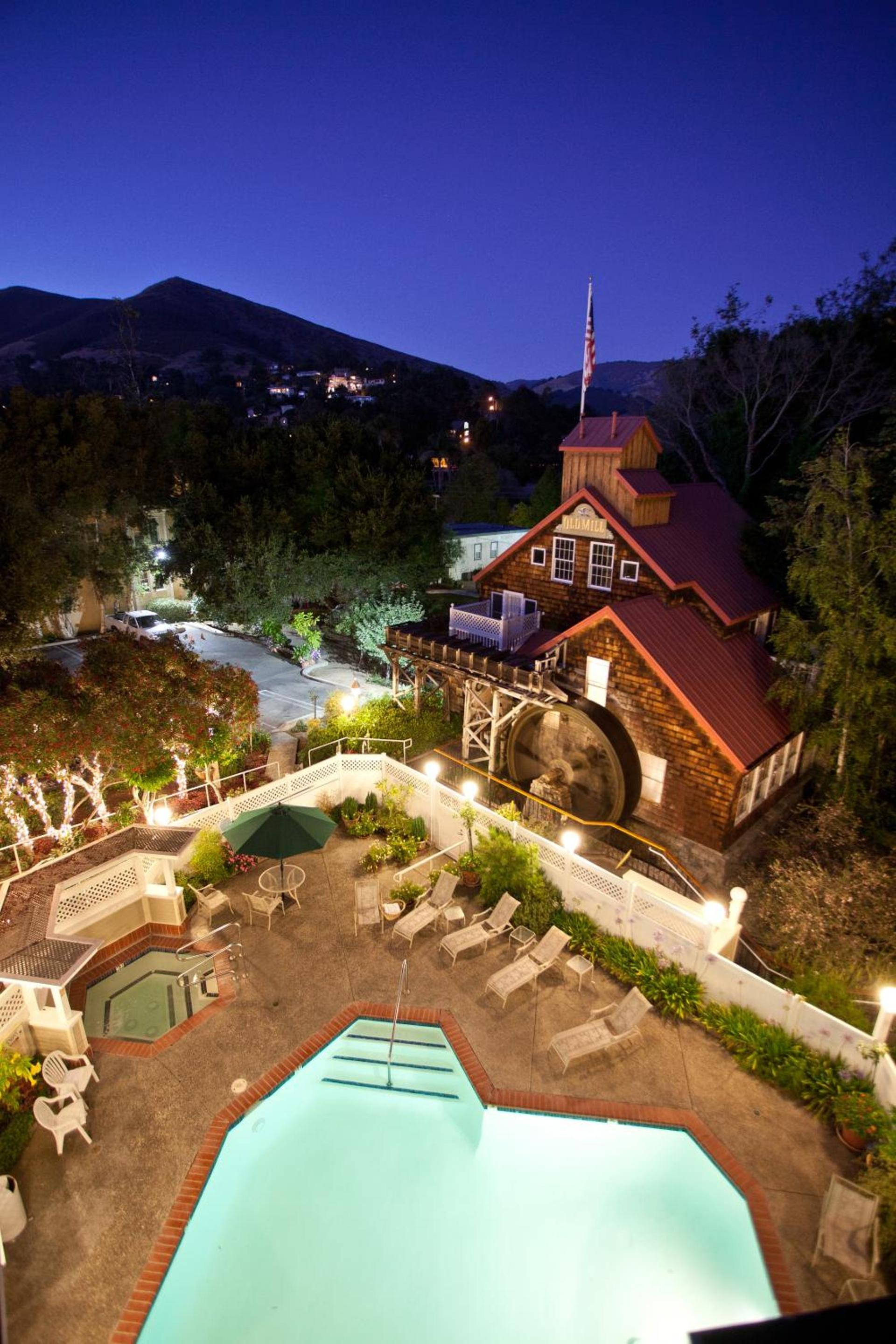 Apple Farm Inn photo 21