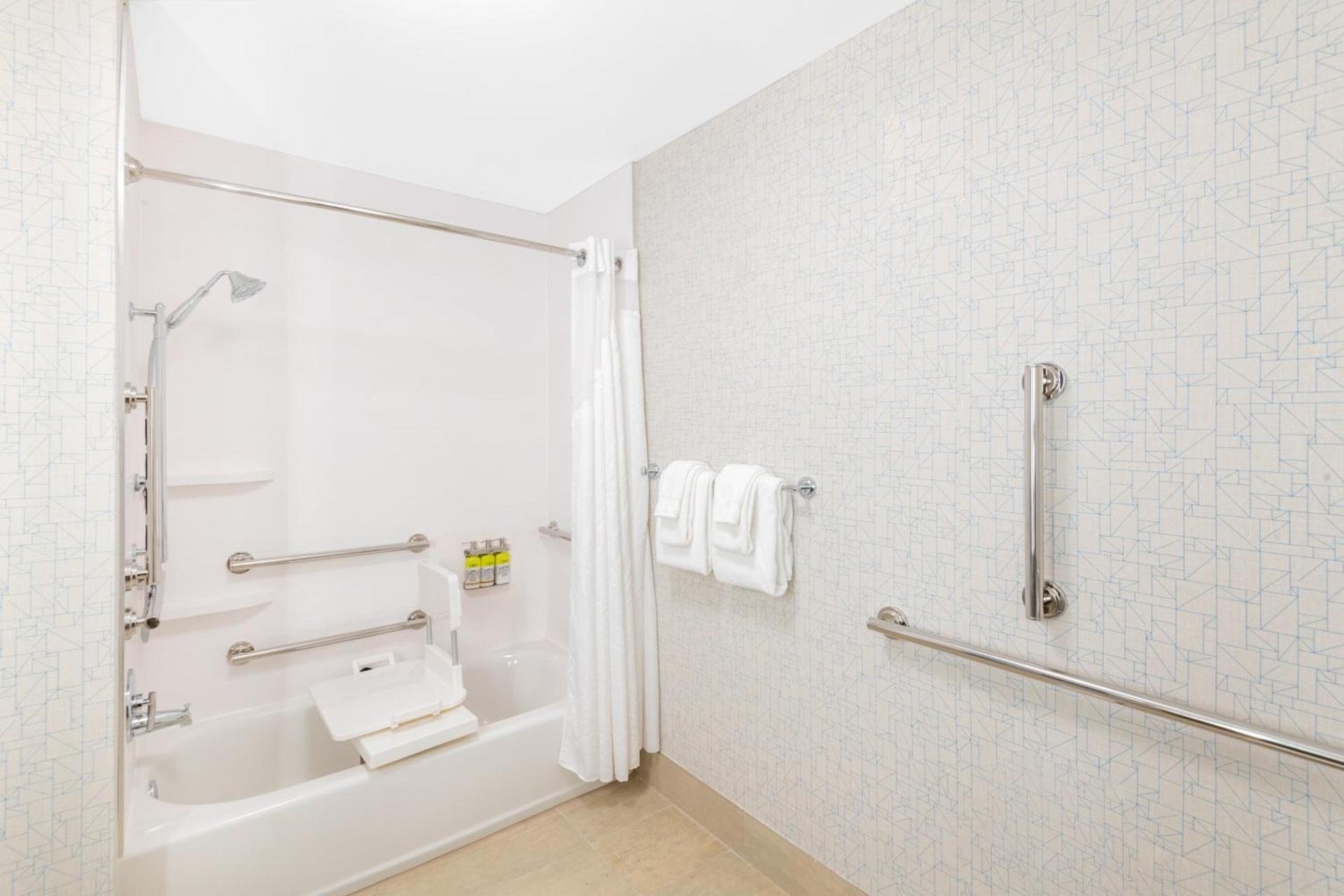 Holiday Inn Express & Suites - Phoenix - Airport North by IHG photo 78