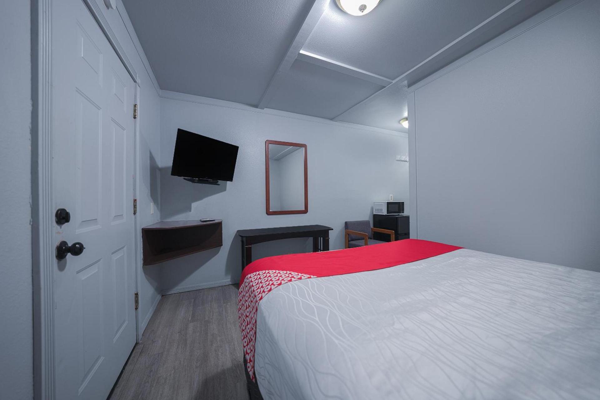 OYO Hotel Portland OR near Airport photo 23
