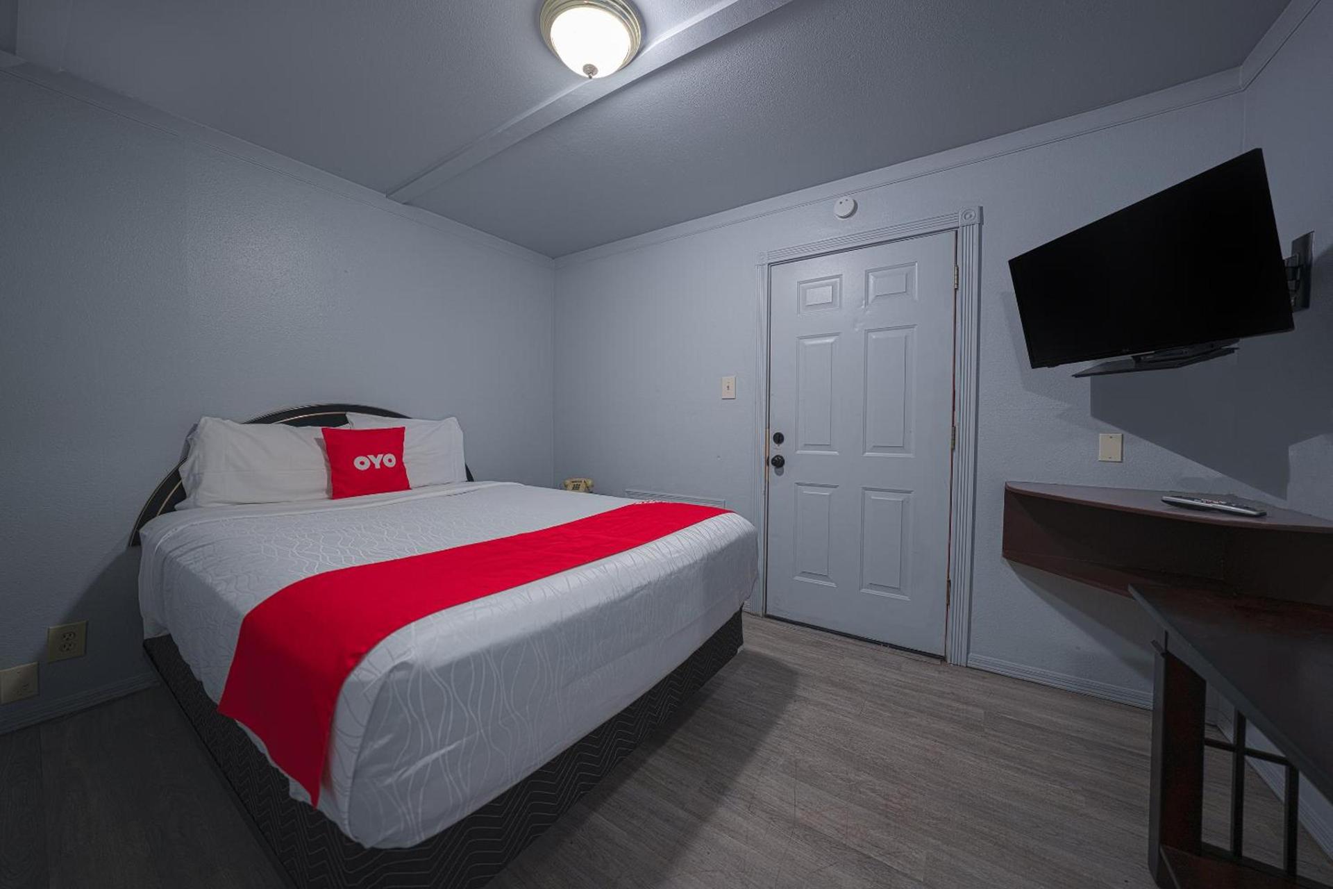 OYO Hotel Portland OR near Airport photo 22