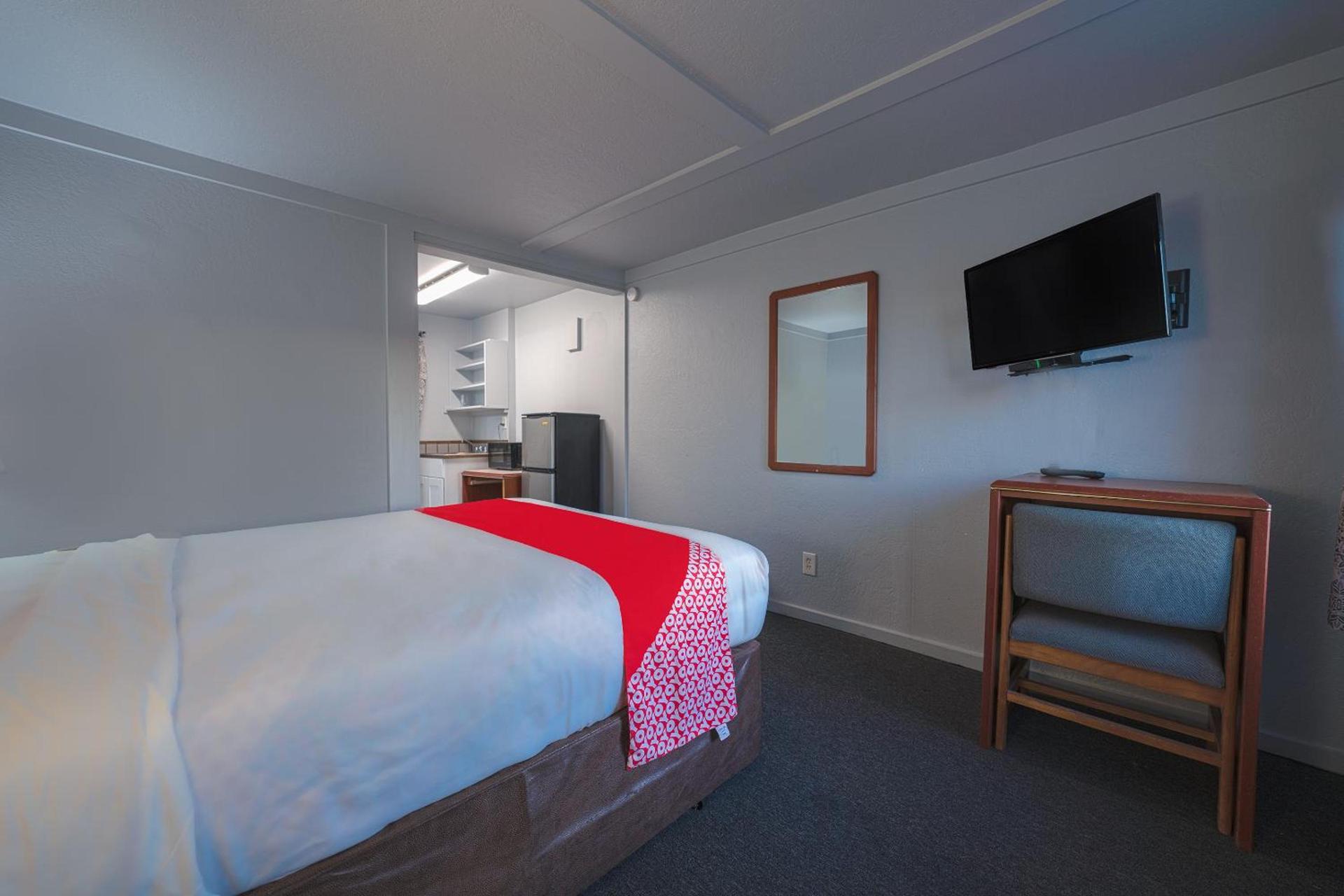 OYO Hotel Portland OR near Airport photo 27