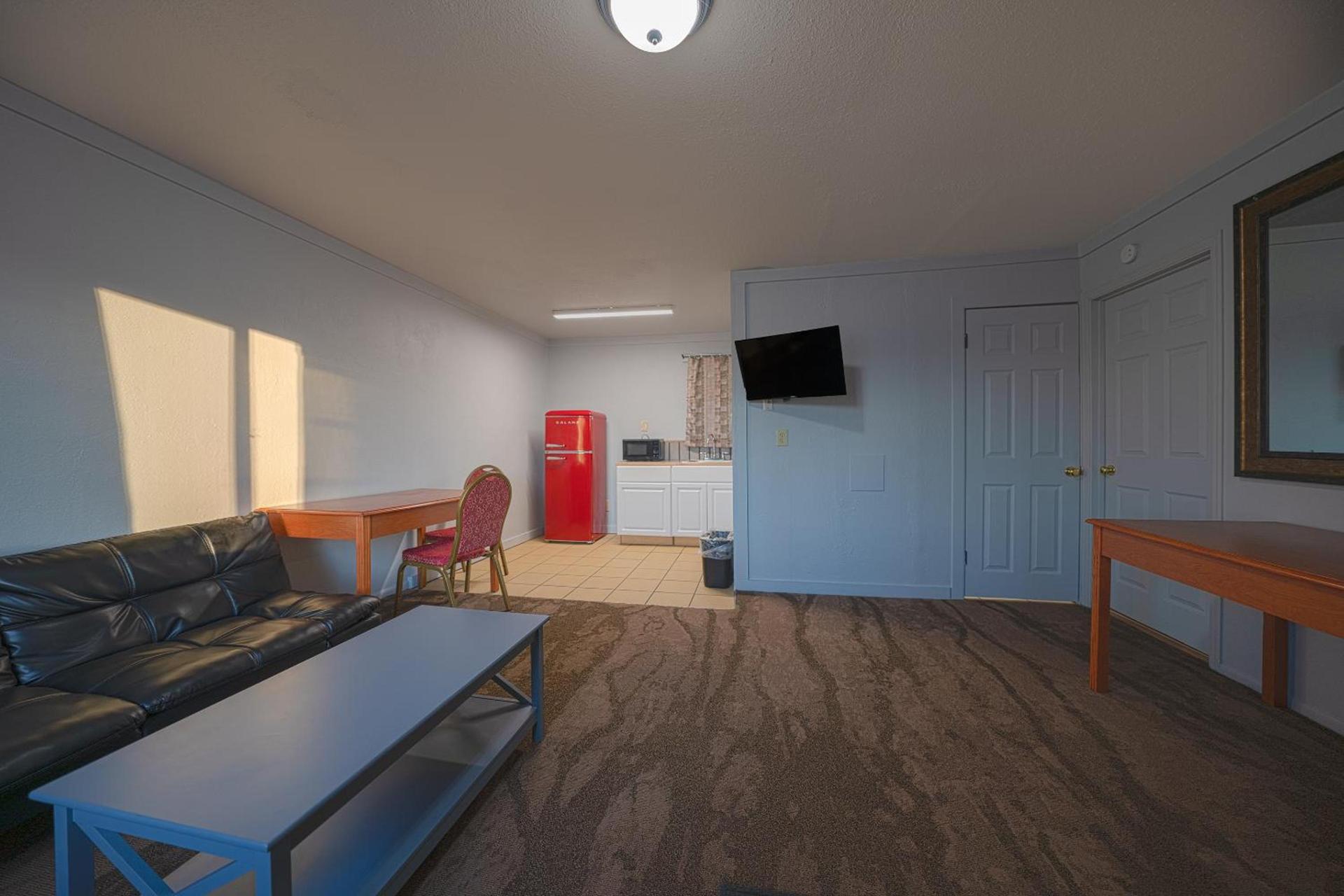 OYO Hotel Portland OR near Airport photo 49