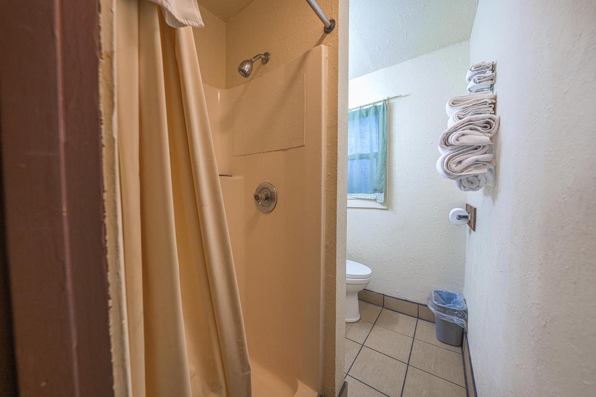 OYO Hotel Portland OR near Airport photo 62