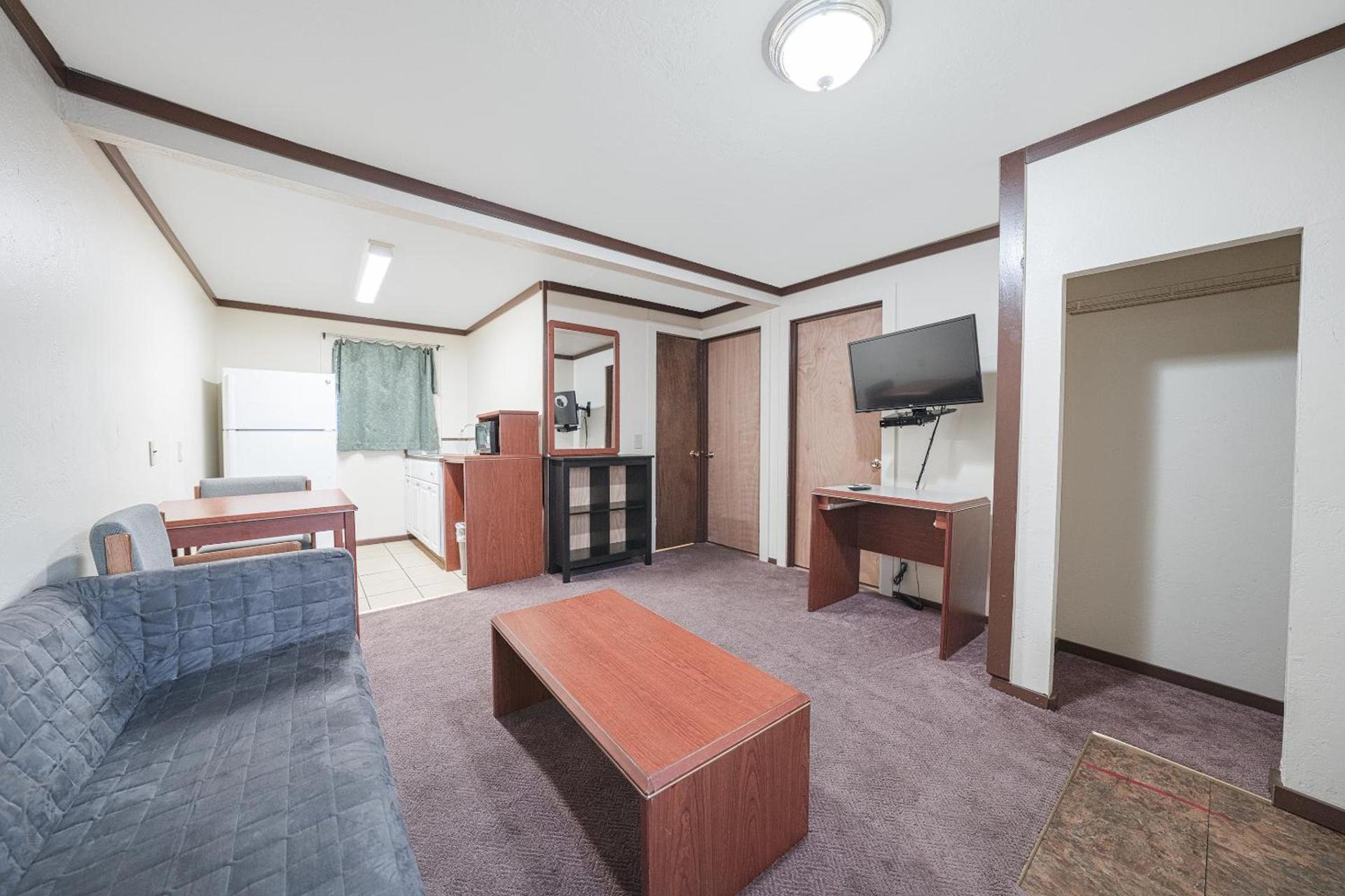 OYO Hotel Portland OR near Airport photo 53