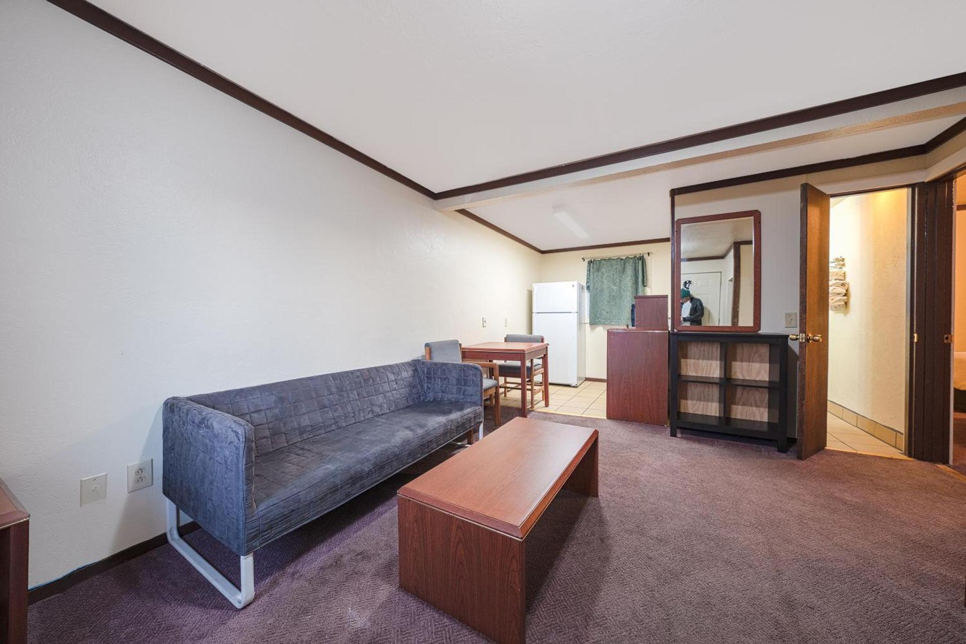 OYO Hotel Portland OR near Airport photo 61