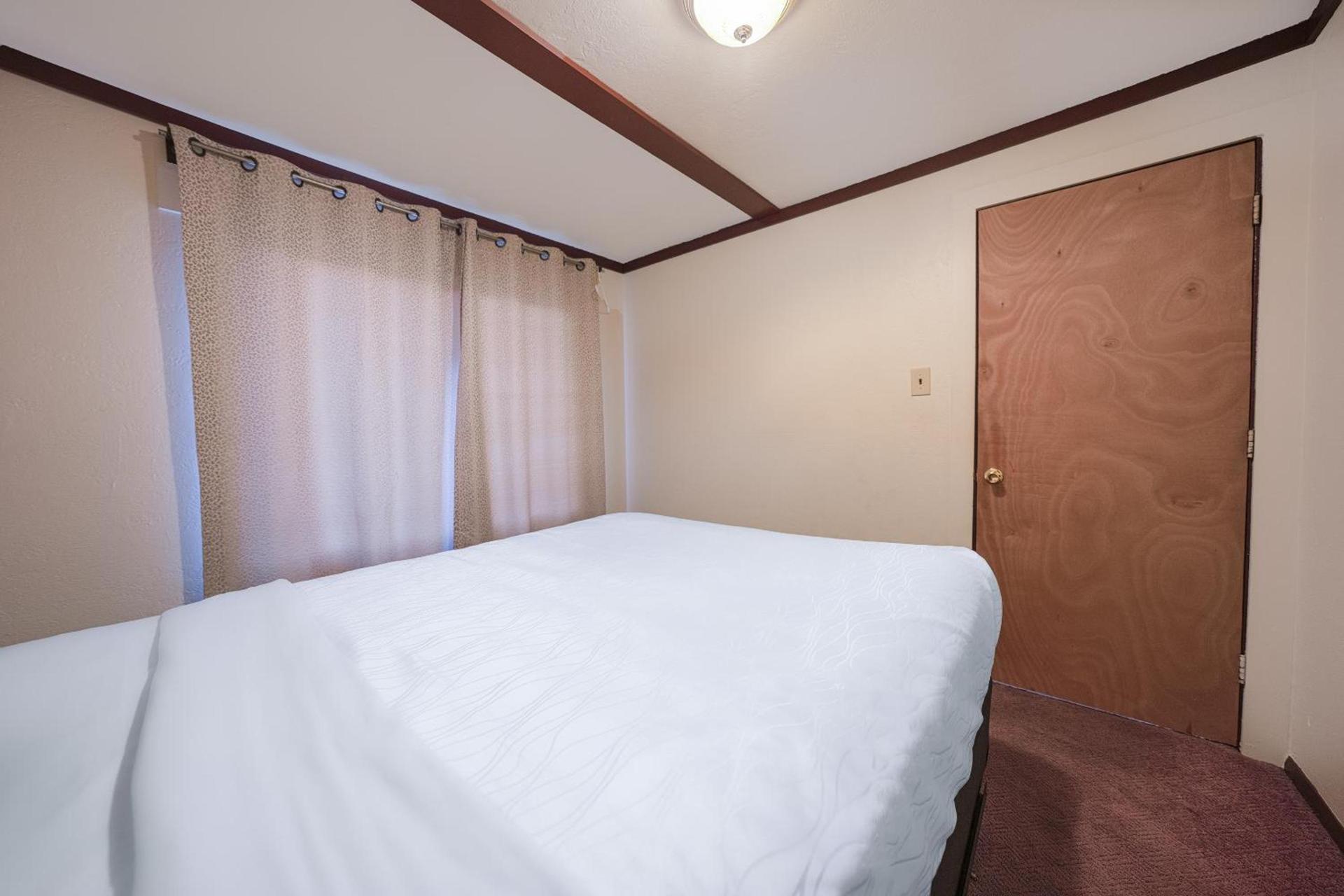 OYO Hotel Portland OR near Airport photo 68