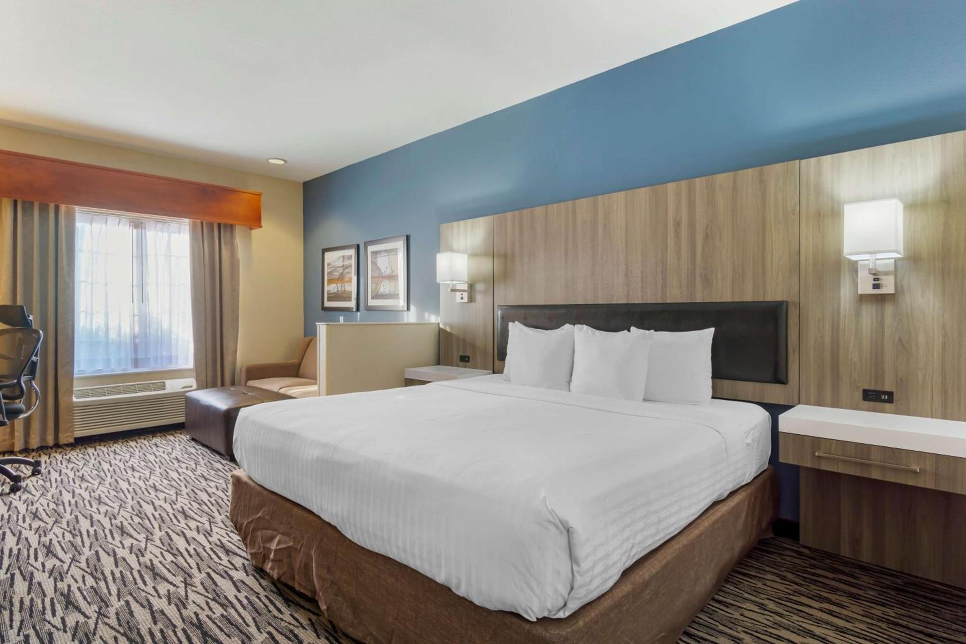 Best Western PLUS Mountain View Auburn Inn photo 53