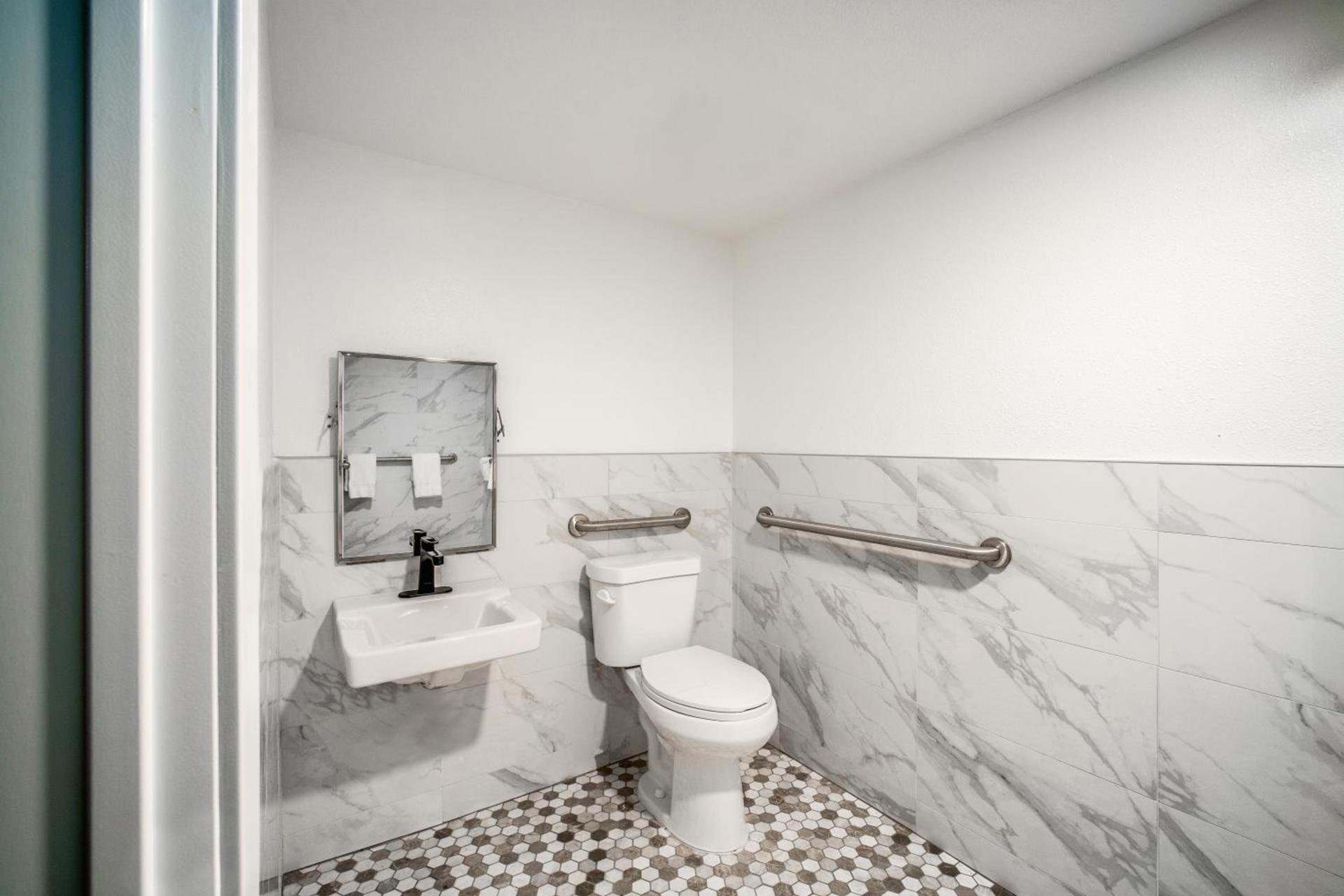 Aspire Inn Studios & Spas photo 10