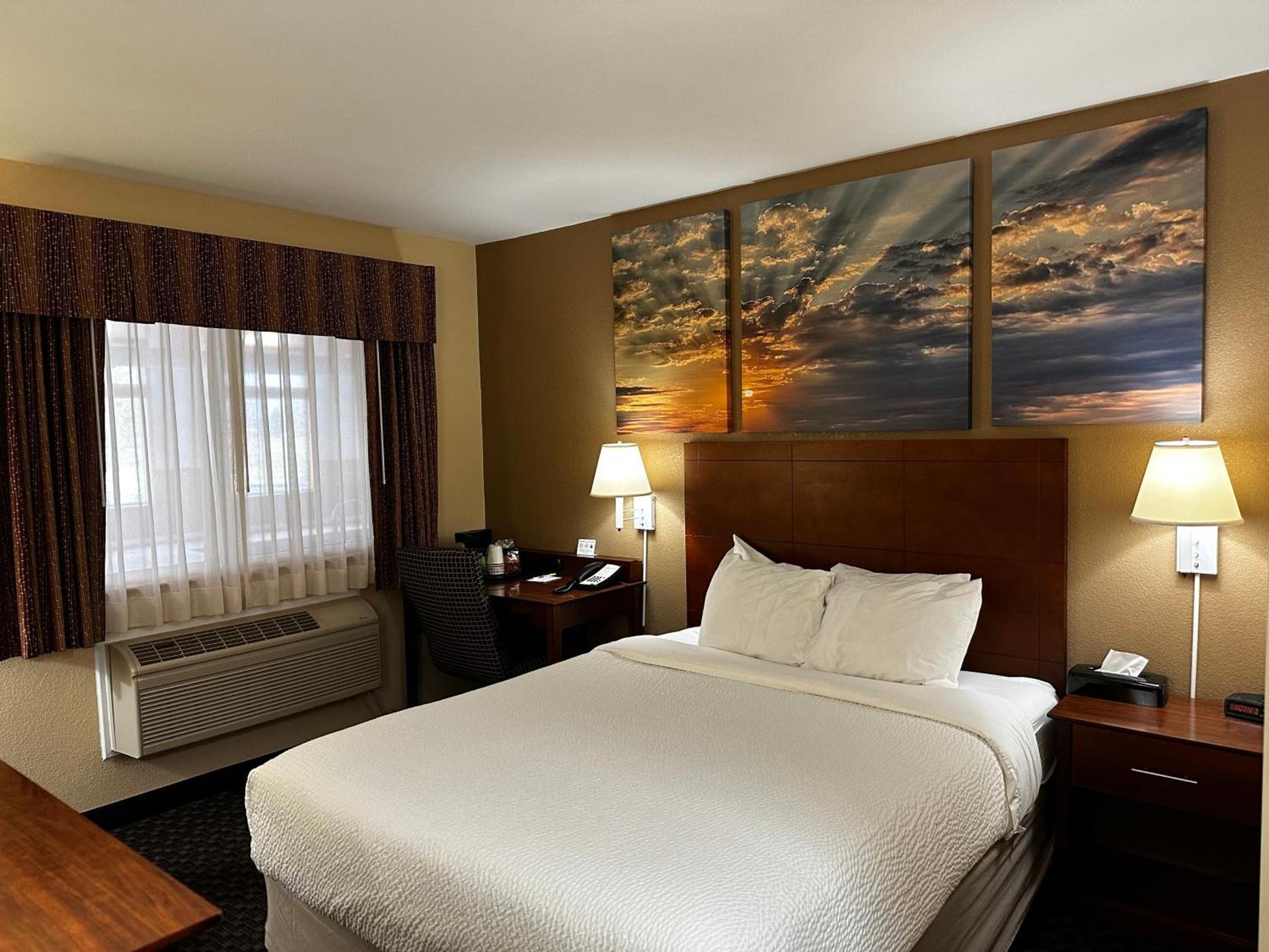 Days Inn by Wyndham Imlay City photo 34