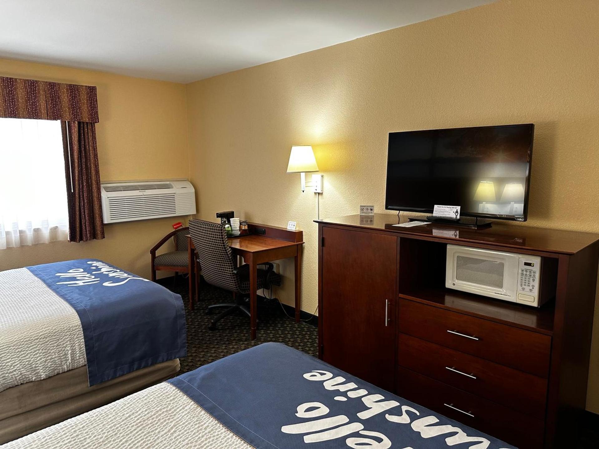 Days Inn by Wyndham Imlay City photo 45