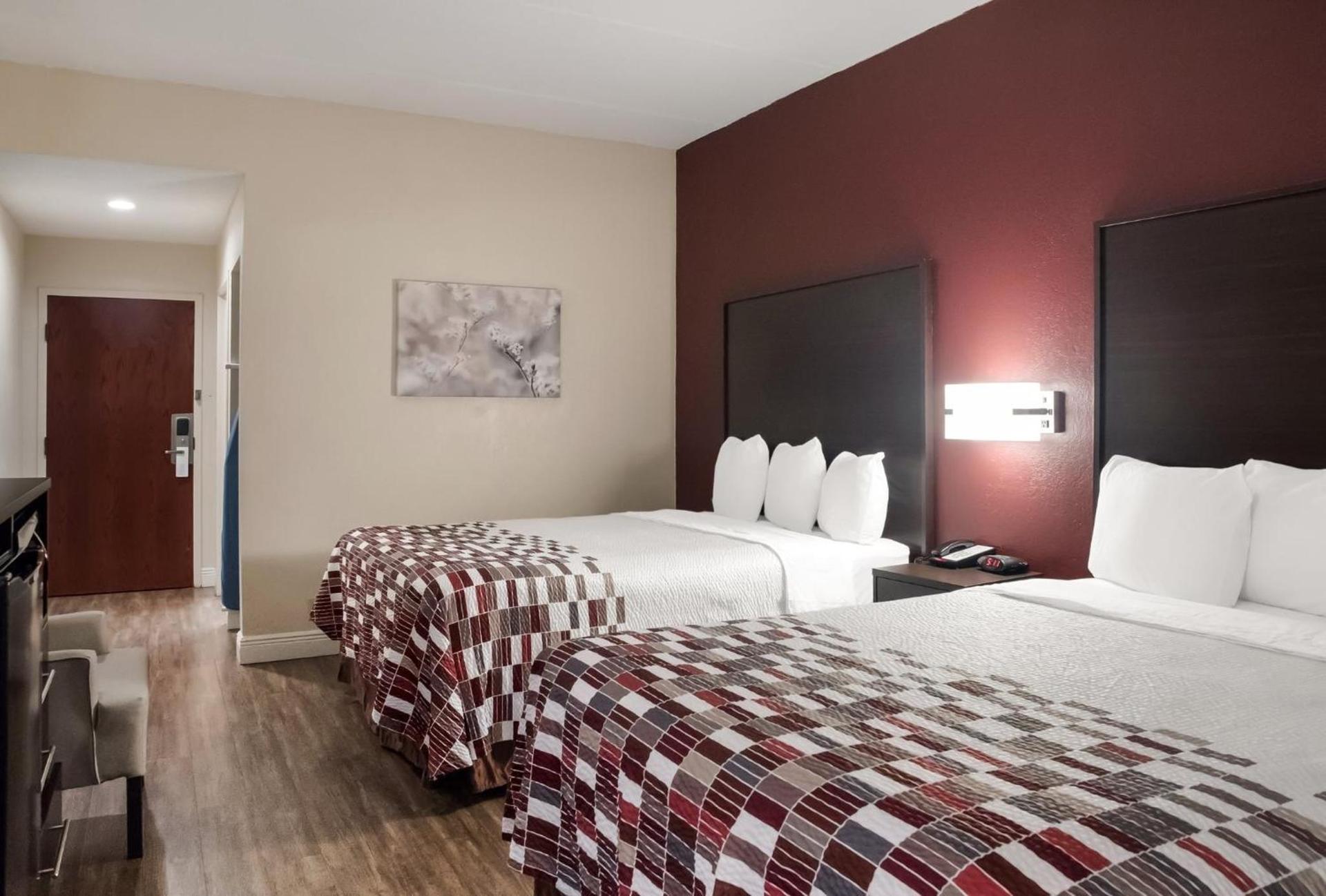Red Roof Inn Tupelo photo 35
