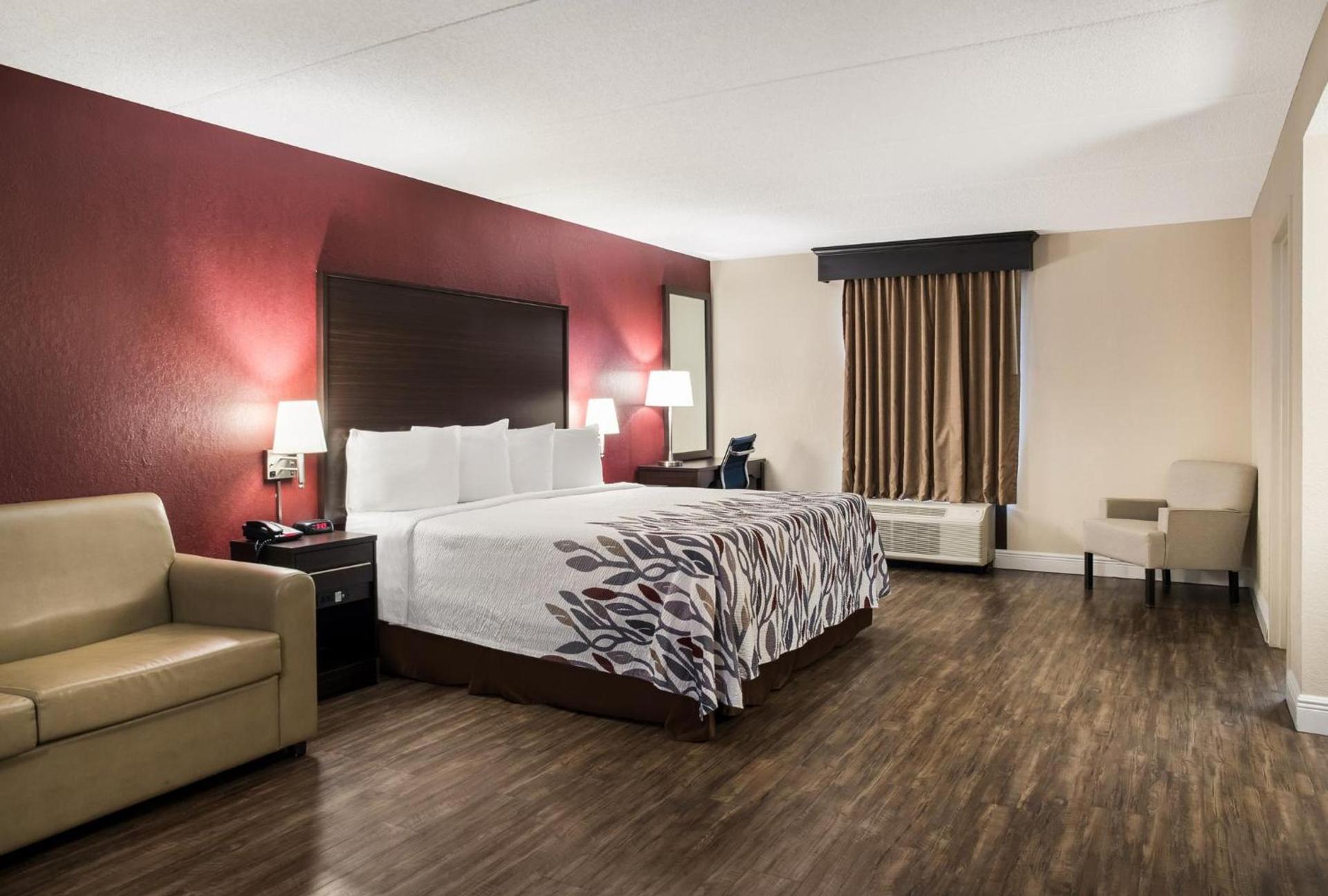 Red Roof Inn Tupelo photo 41
