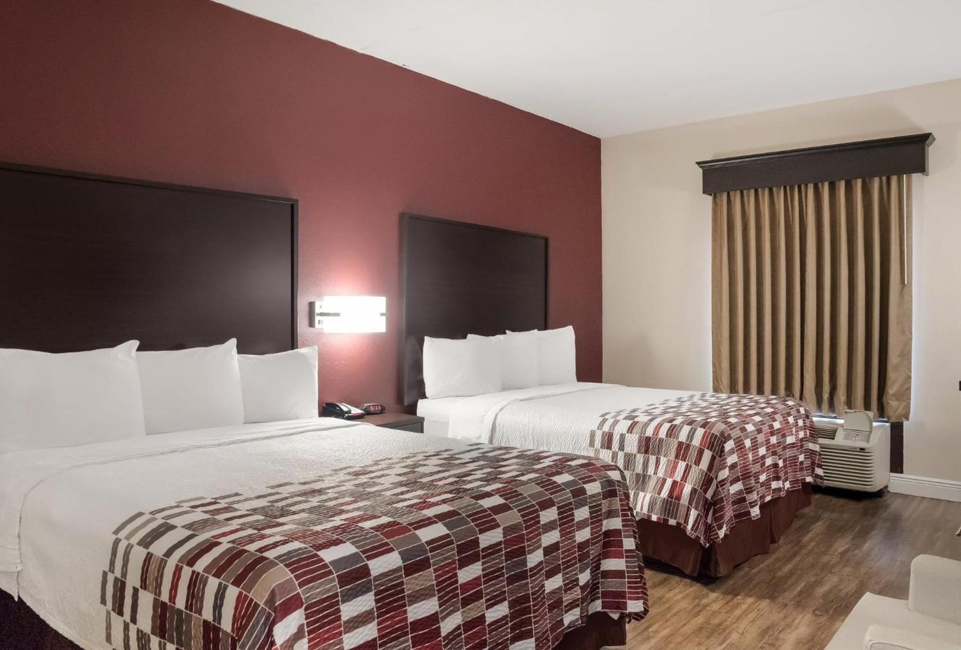 Red Roof Inn Tupelo photo 36
