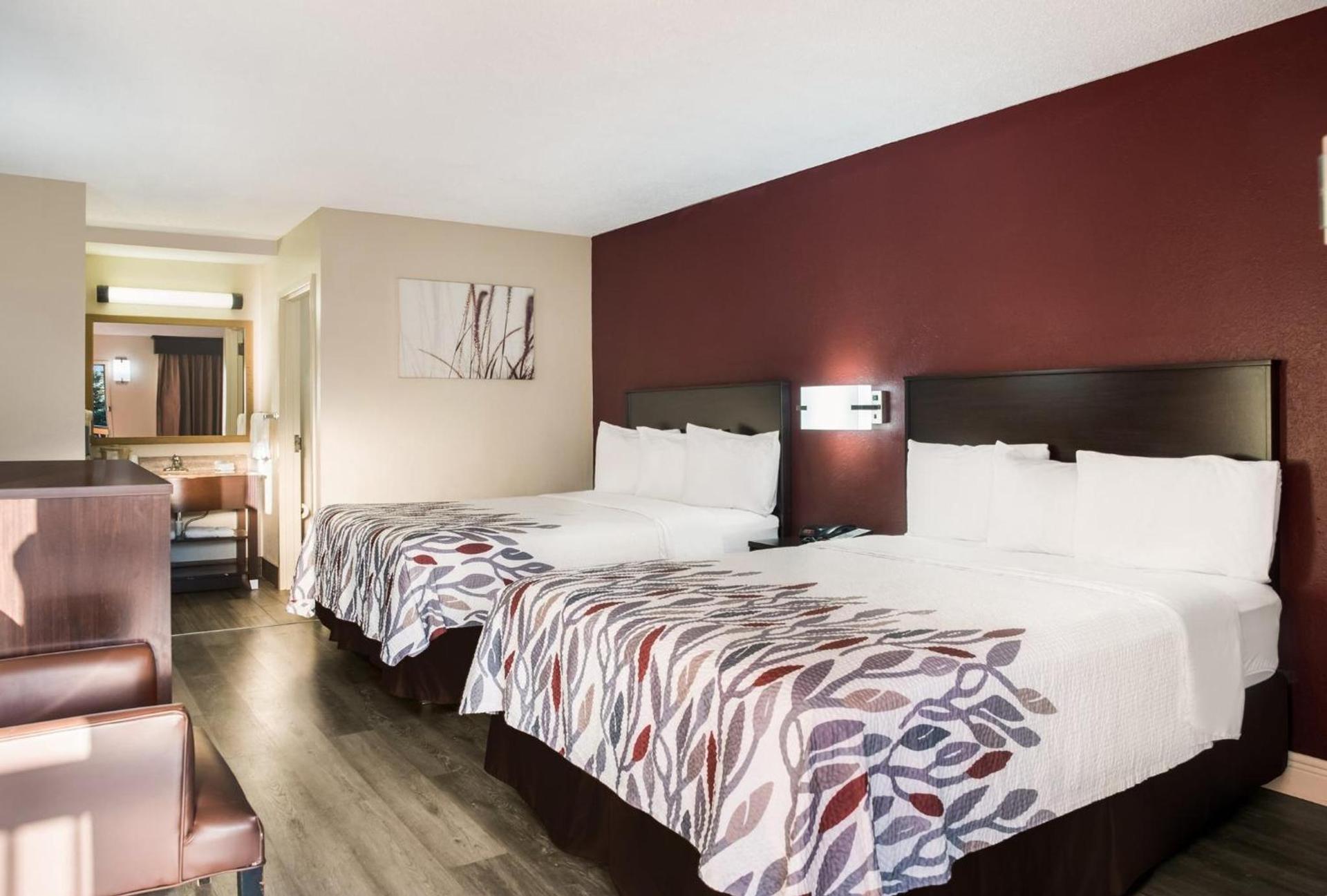 Red Roof Inn Tupelo photo 52