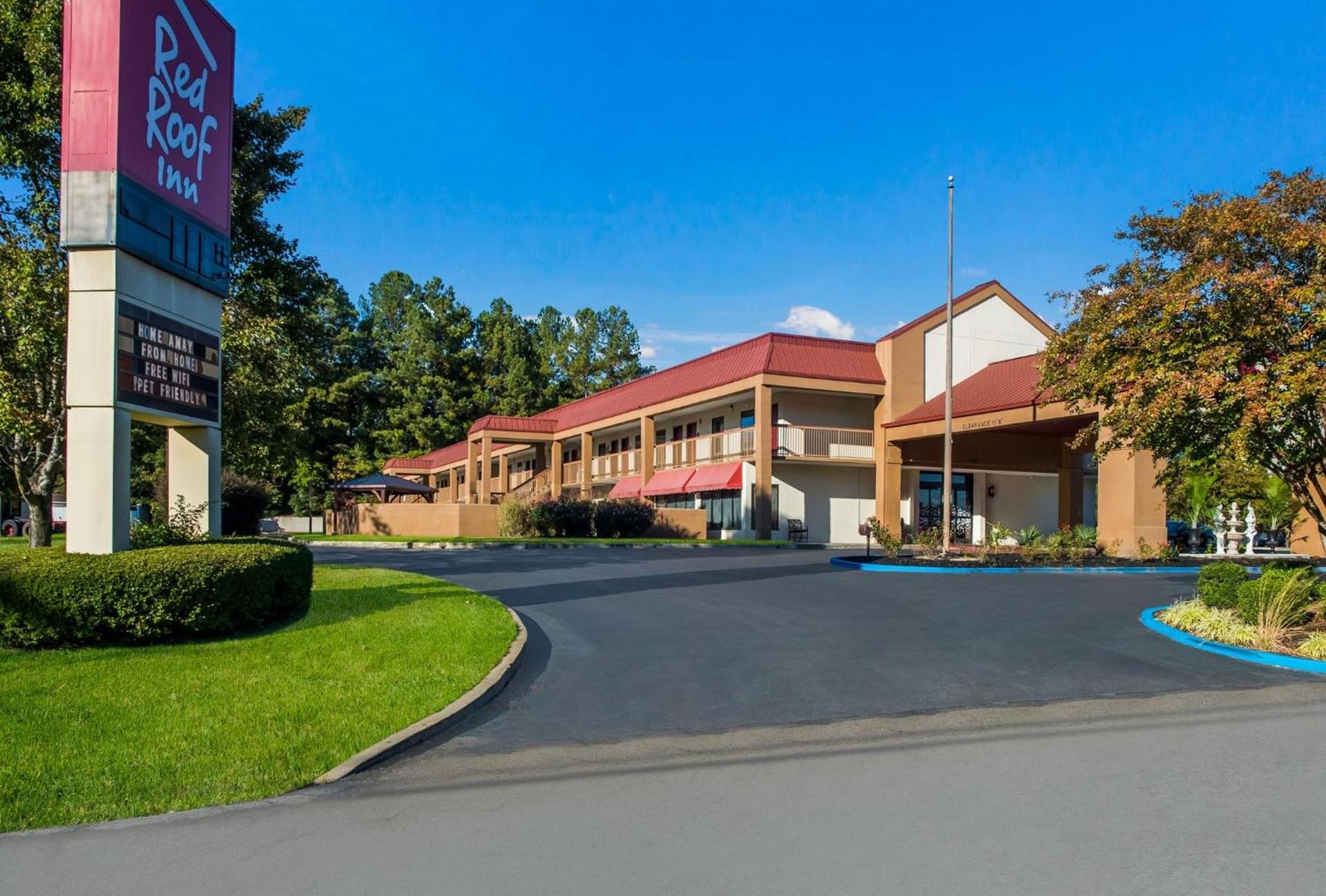 Red Roof Inn Tupelo photo 2