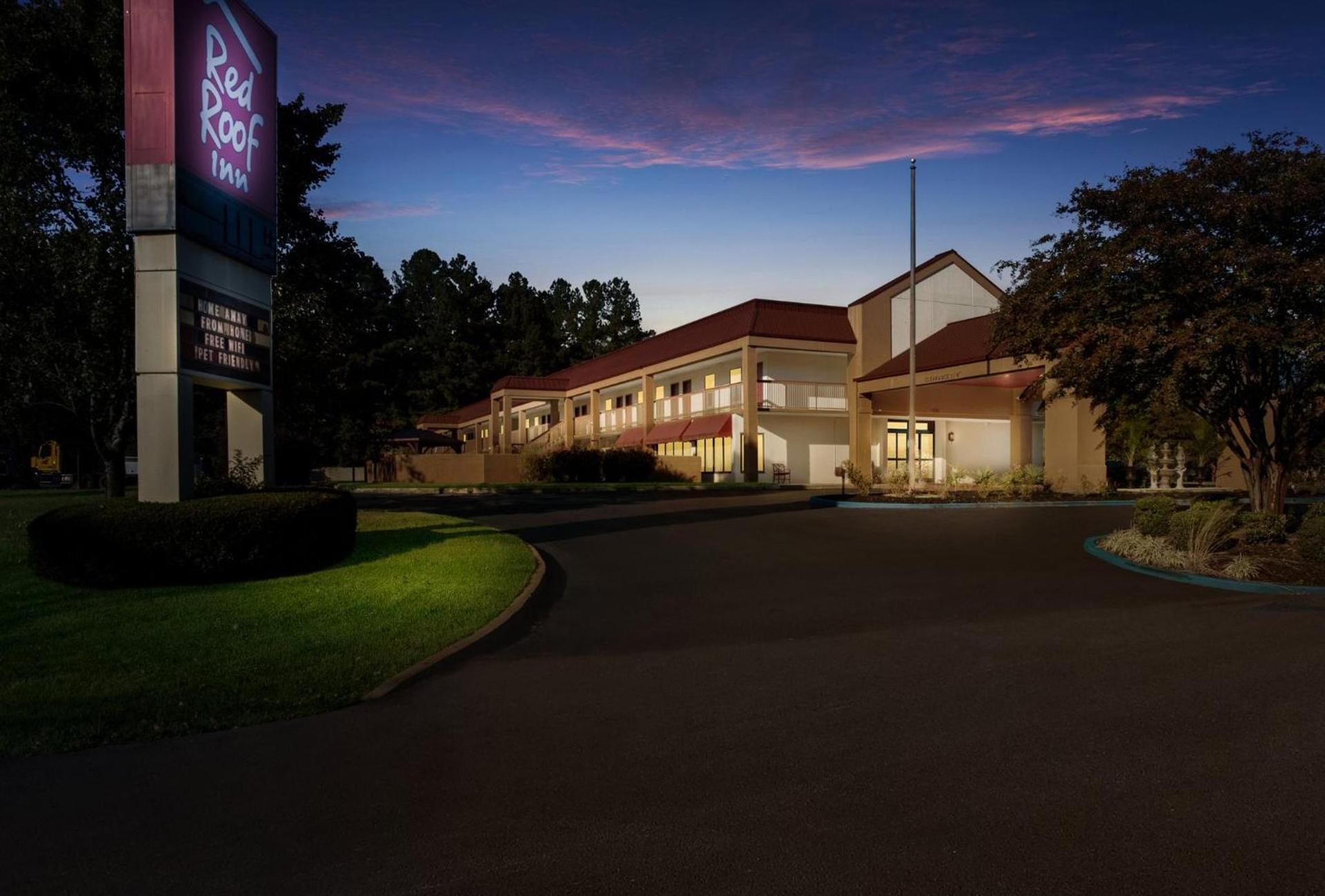 Red Roof Inn Tupelo photo 4