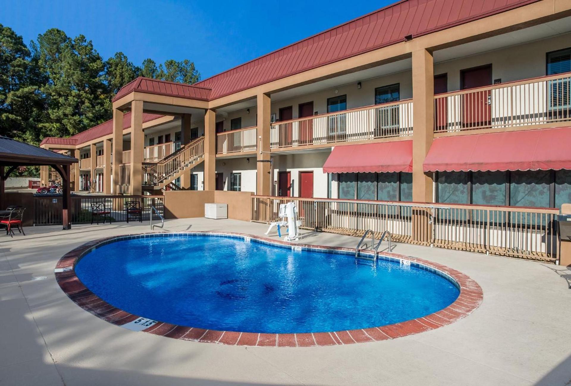 Red Roof Inn Tupelo photo 5