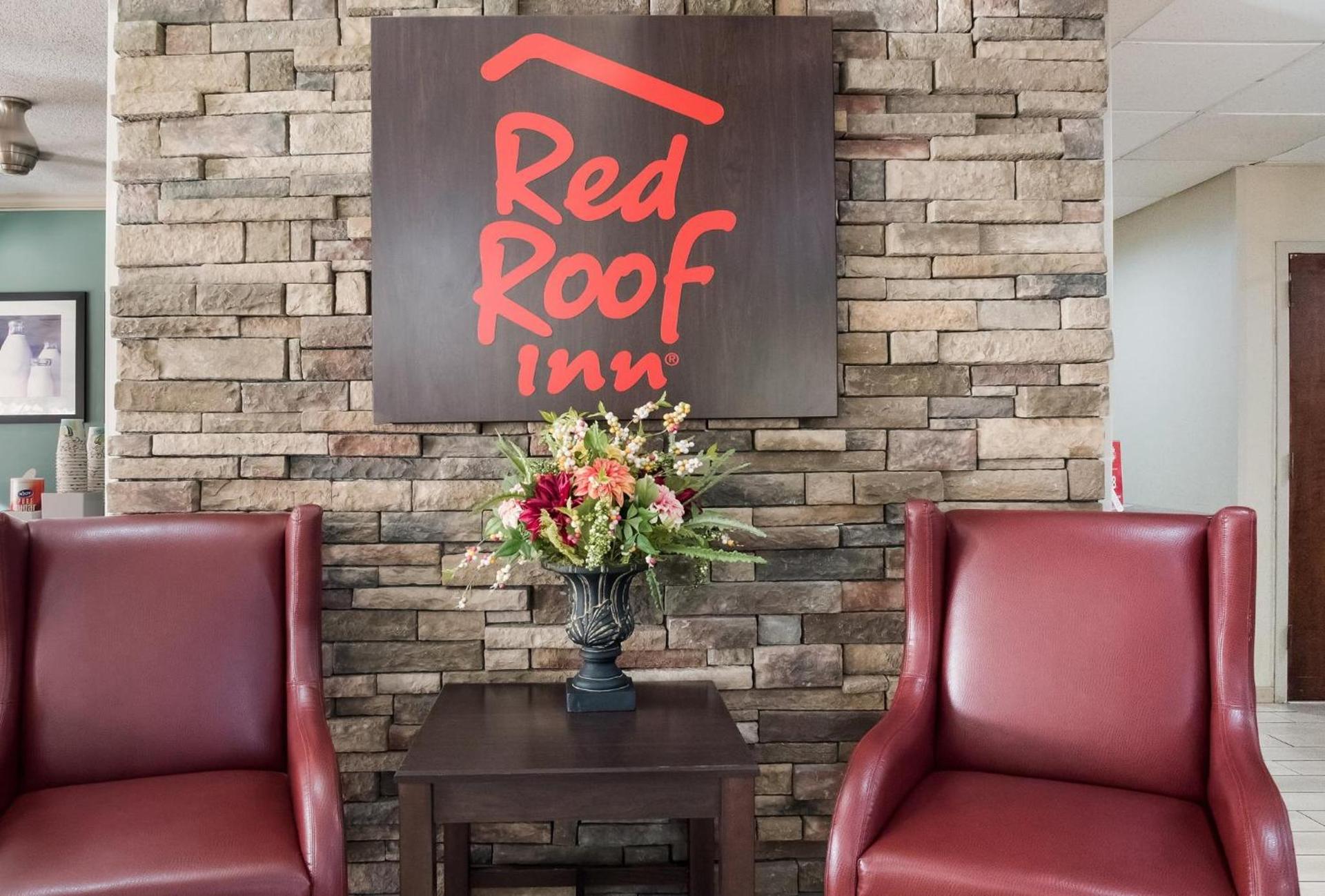 Red Roof Inn Tupelo photo 7
