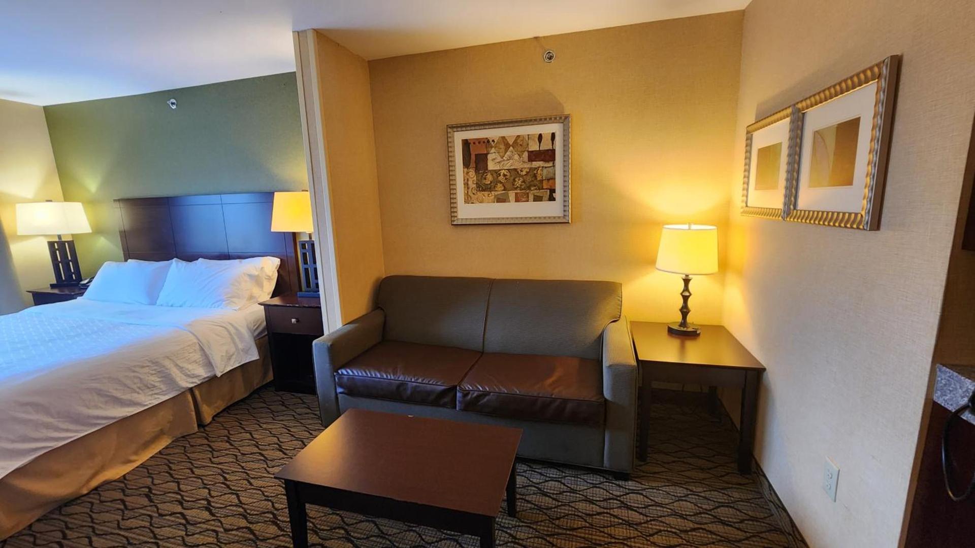 Wingate by Wyndham Kittanning photo 9
